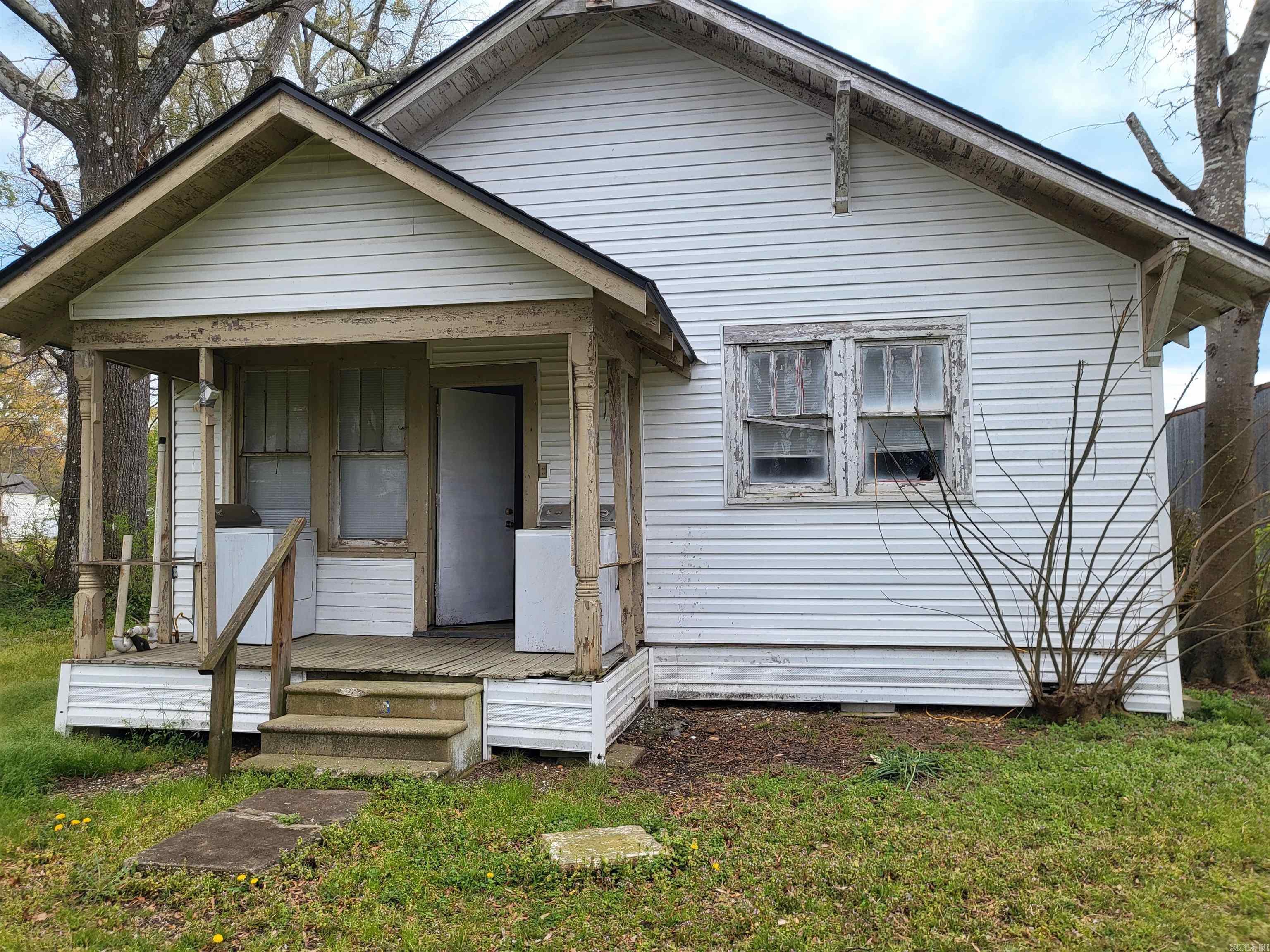 317 E Elm  Prescott, AR