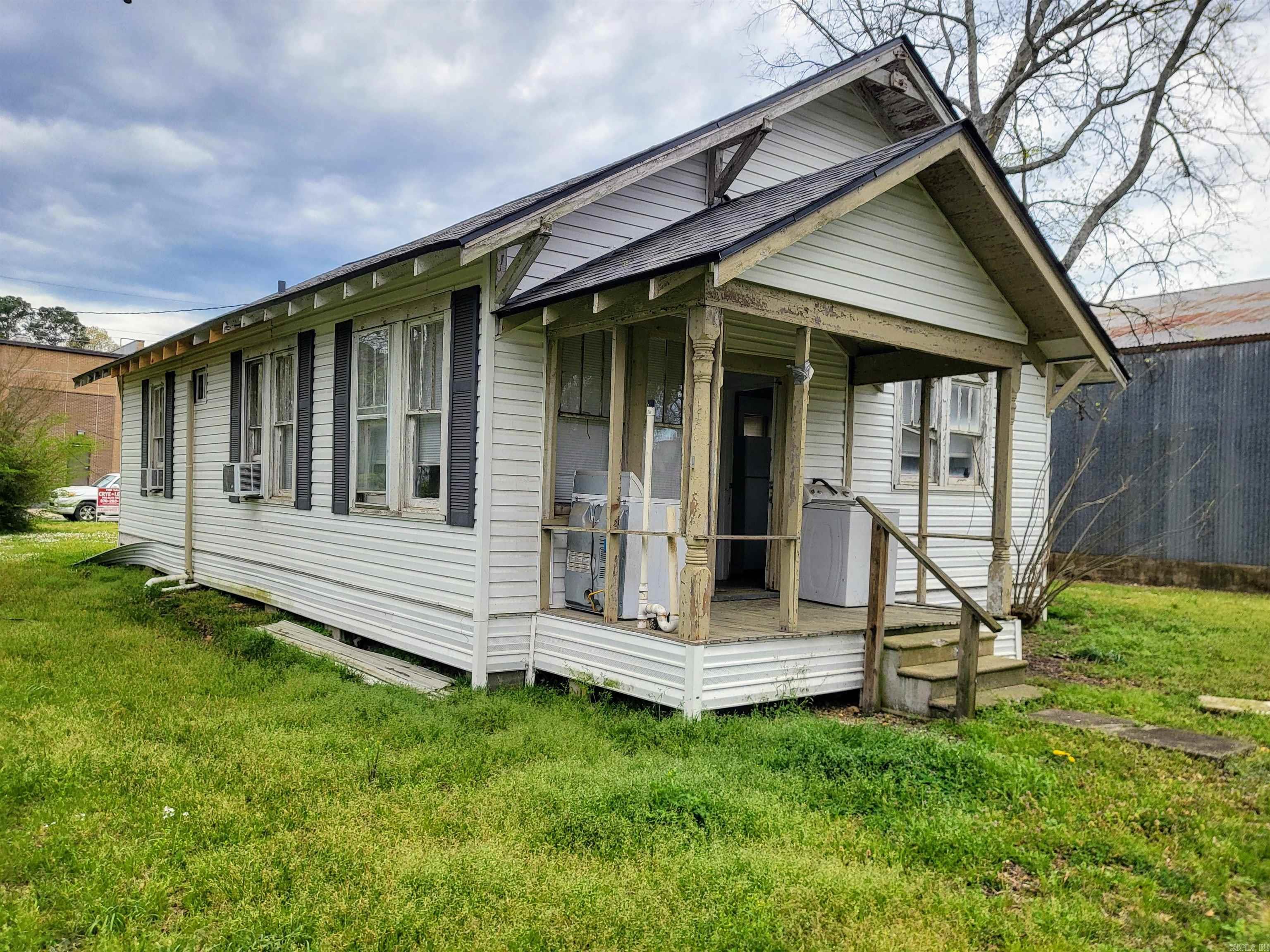 317 E Elm  Prescott, AR