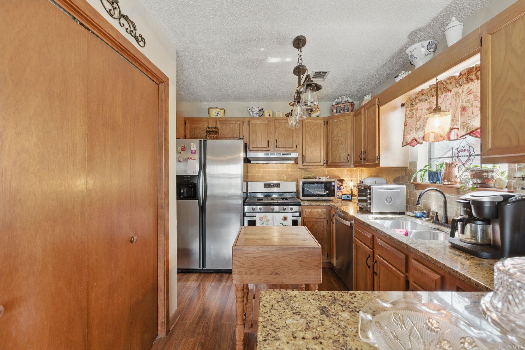 3  Redleaf Cir  Little Rock, AR