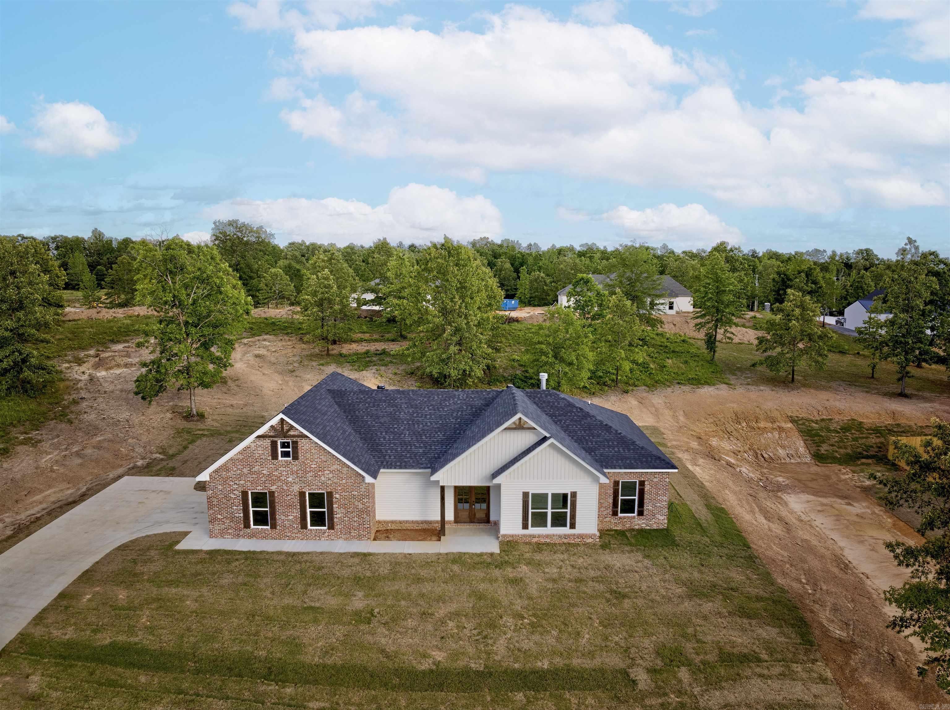 1017  Creekwood  Bauxite, AR