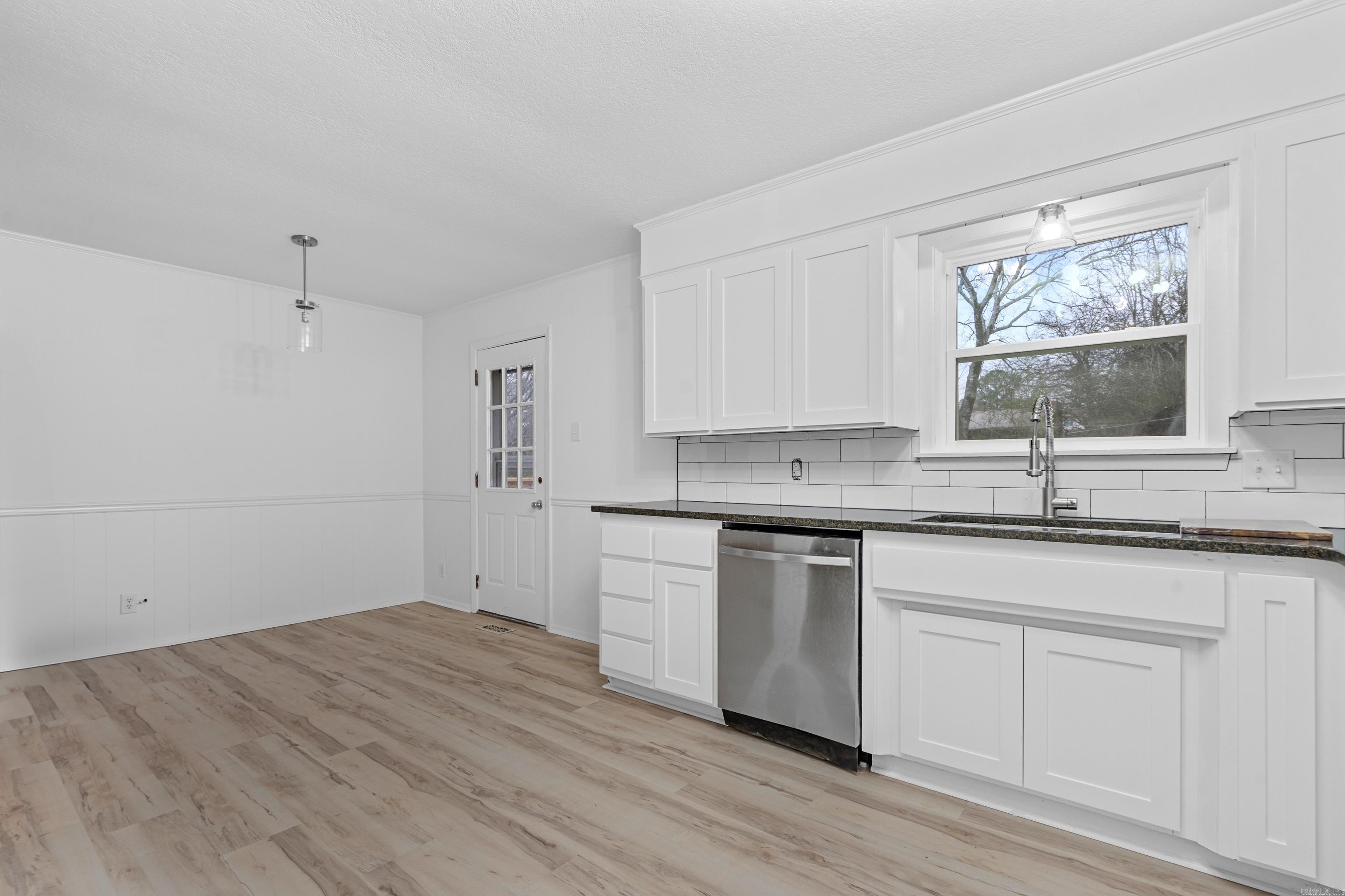 204  Gladstone  Hot Springs, AR