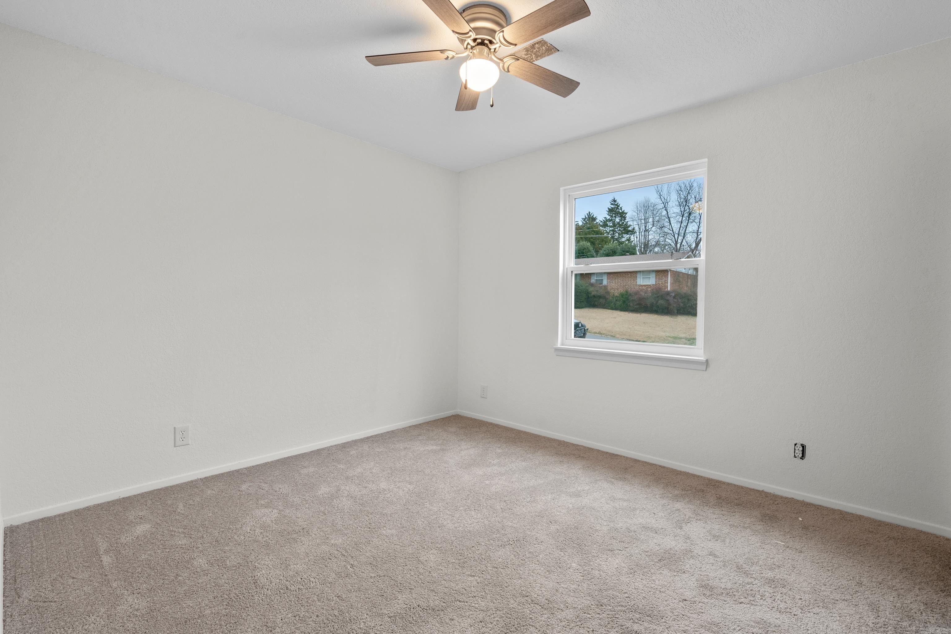 204  Gladstone  Hot Springs, AR