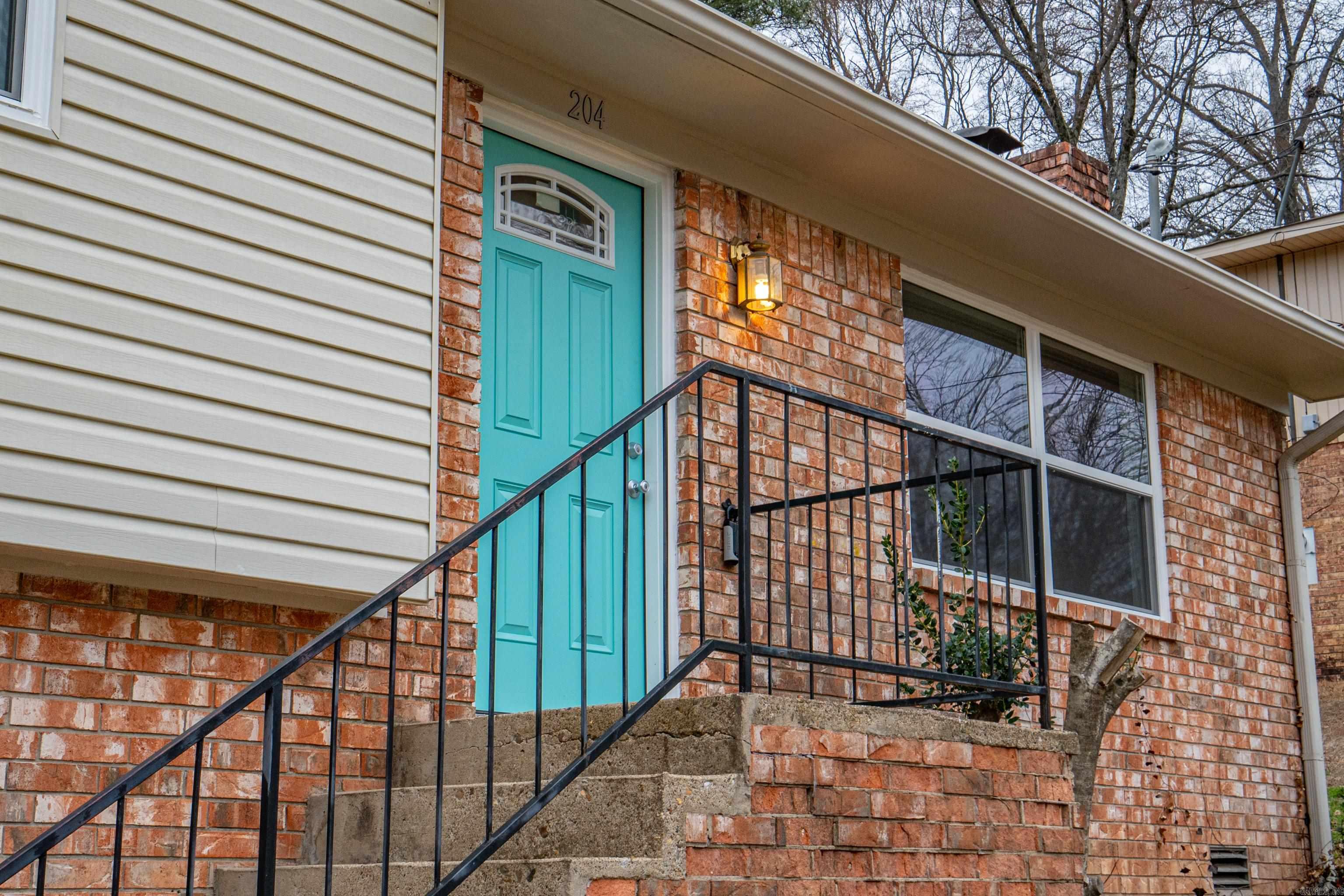204  Gladstone  Hot Springs, AR