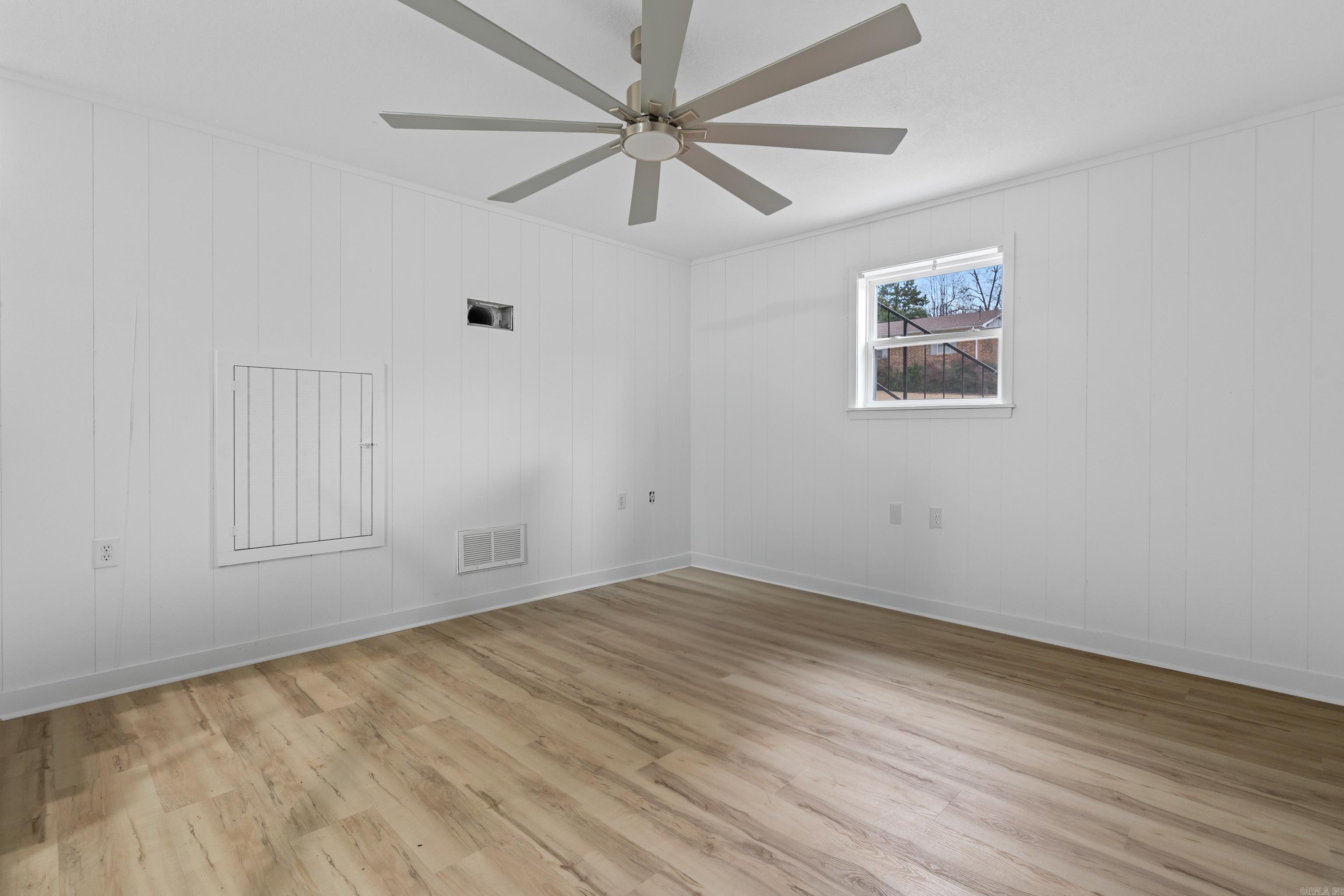 204  Gladstone  Hot Springs, AR