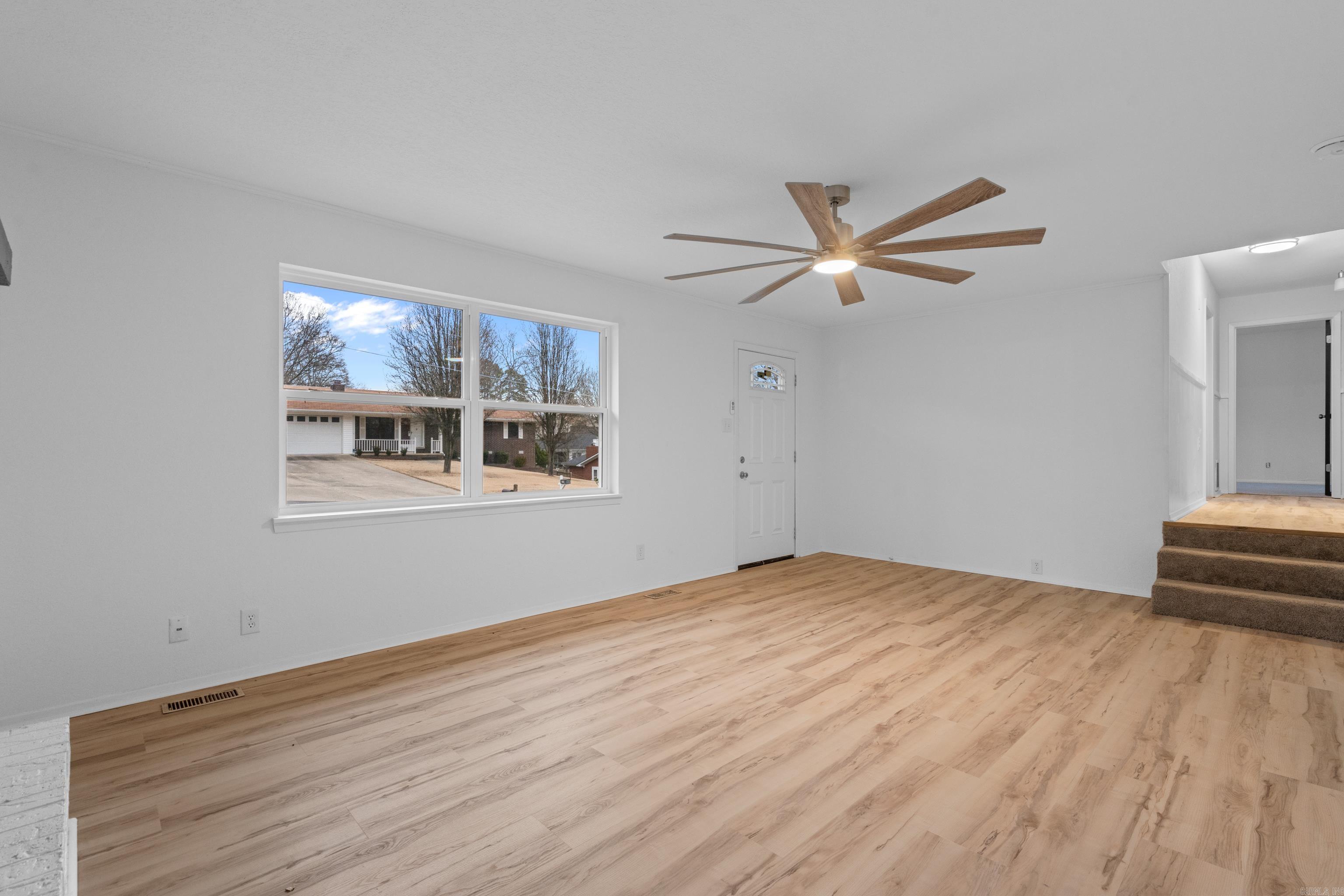 204  Gladstone  Hot Springs, AR