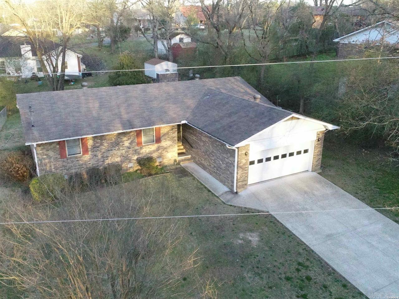 209  Gladstone  Hot Springs, AR