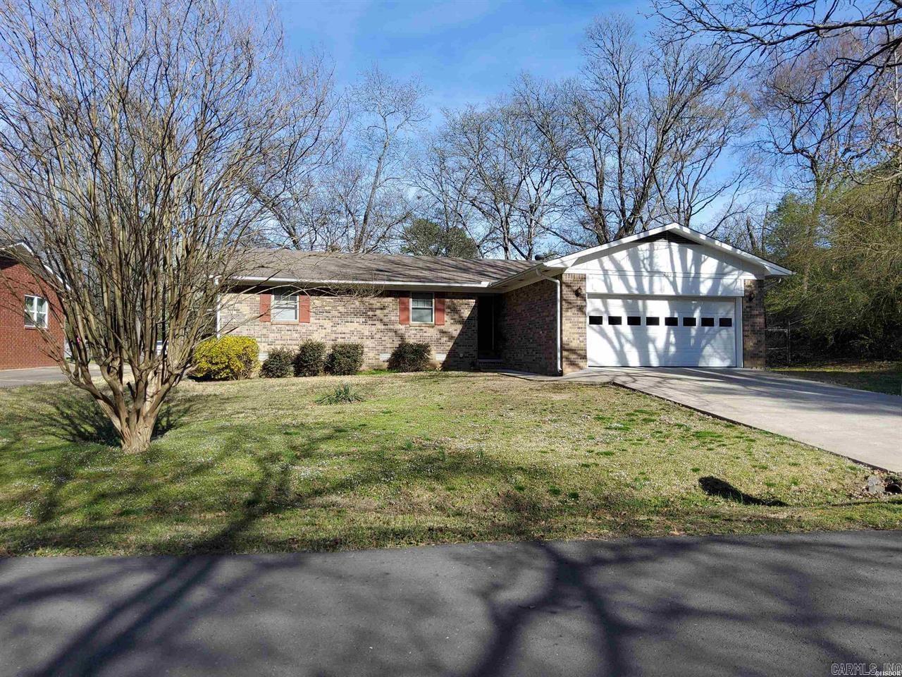 209  Gladstone  Hot Springs, AR