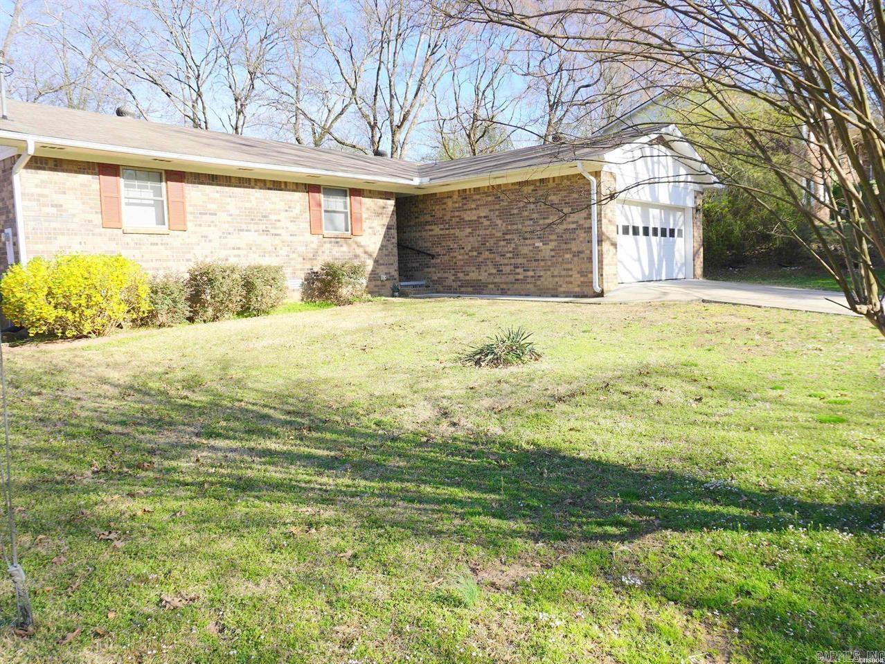 209  Gladstone  Hot Springs, AR