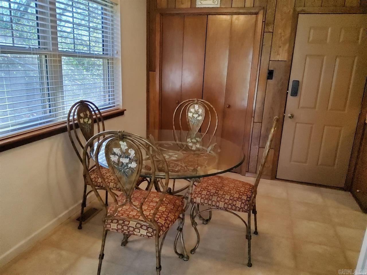 209  Gladstone  Hot Springs, AR