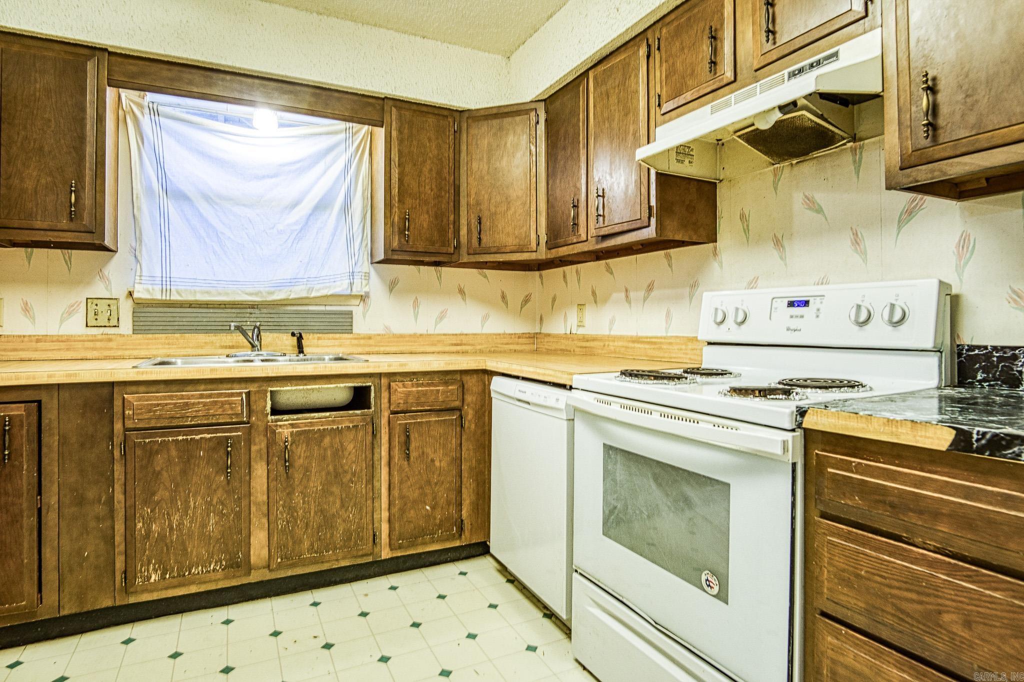 160  Cooper  Hot Springs, AR