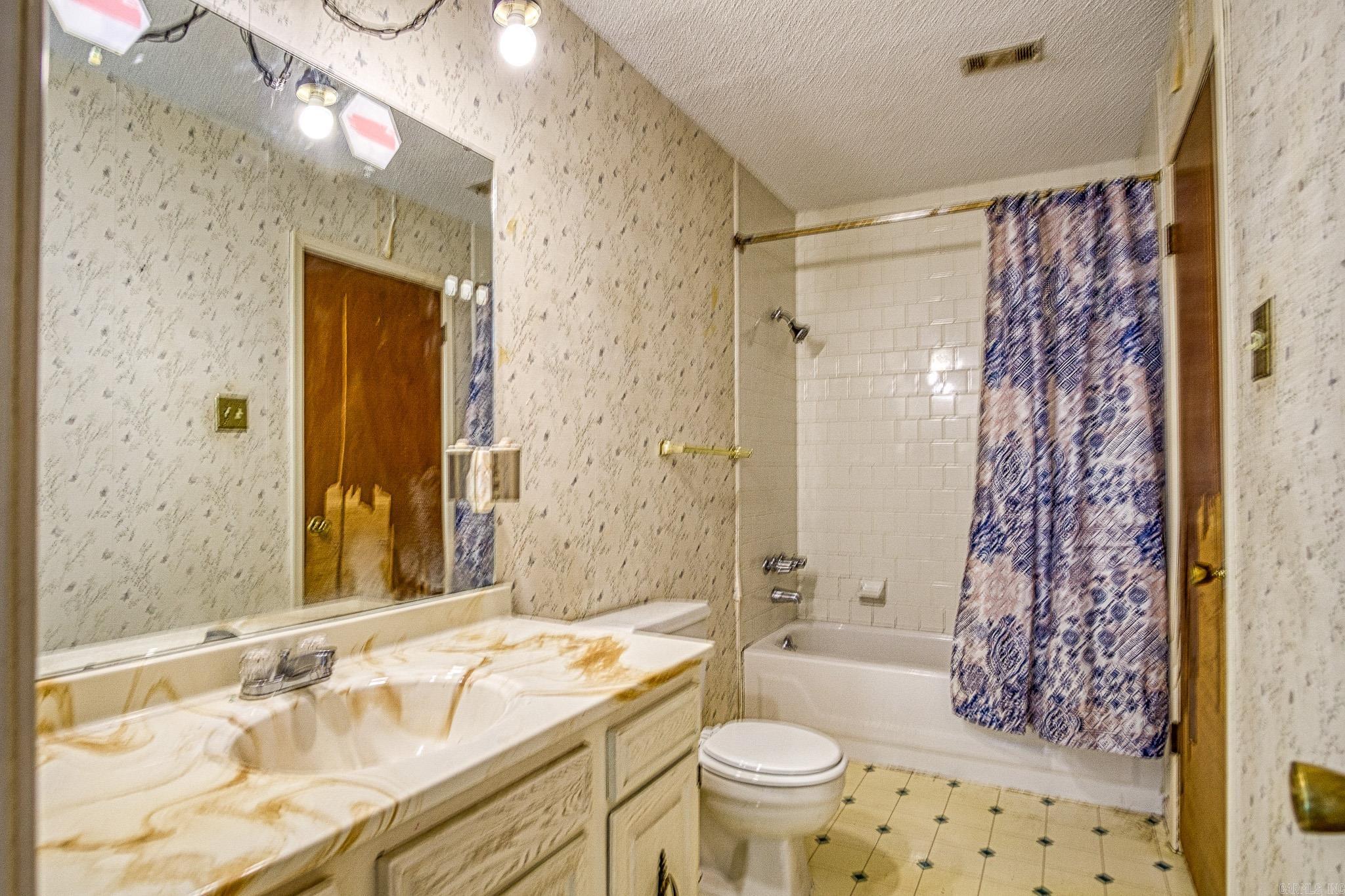 160  Cooper  Hot Springs, AR