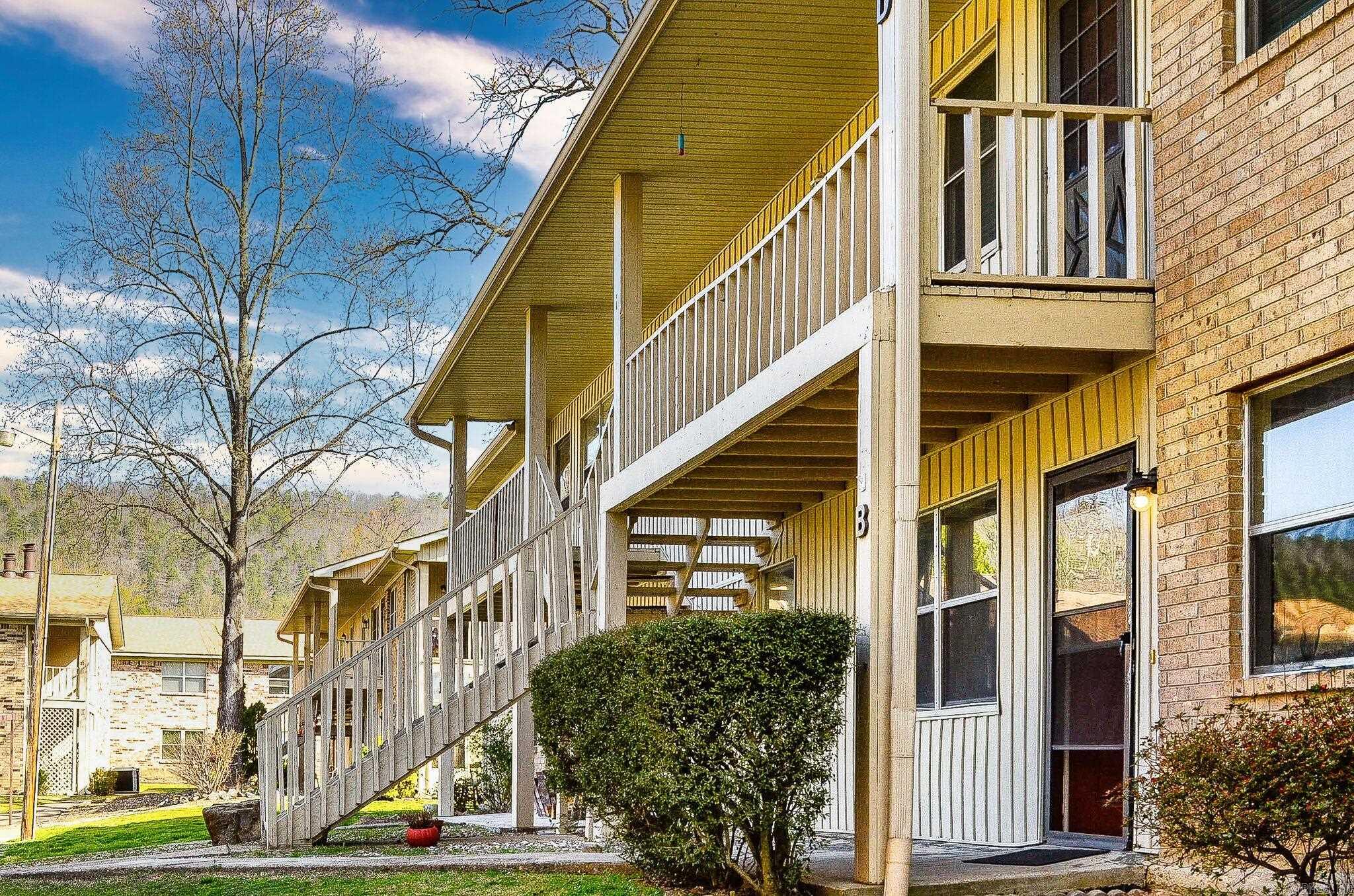 160  Cooper  Hot Springs, AR