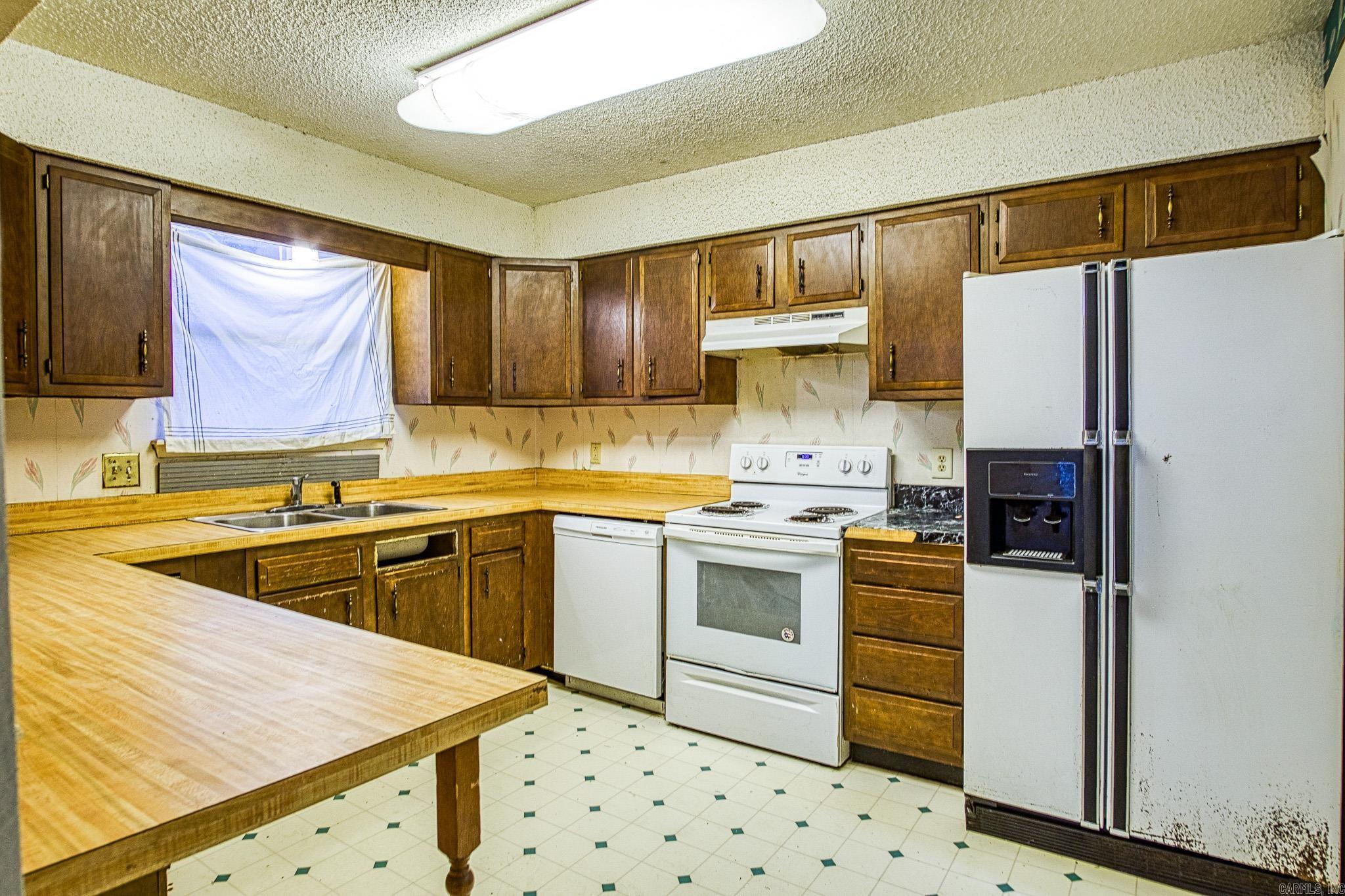 160  Cooper  Hot Springs, AR