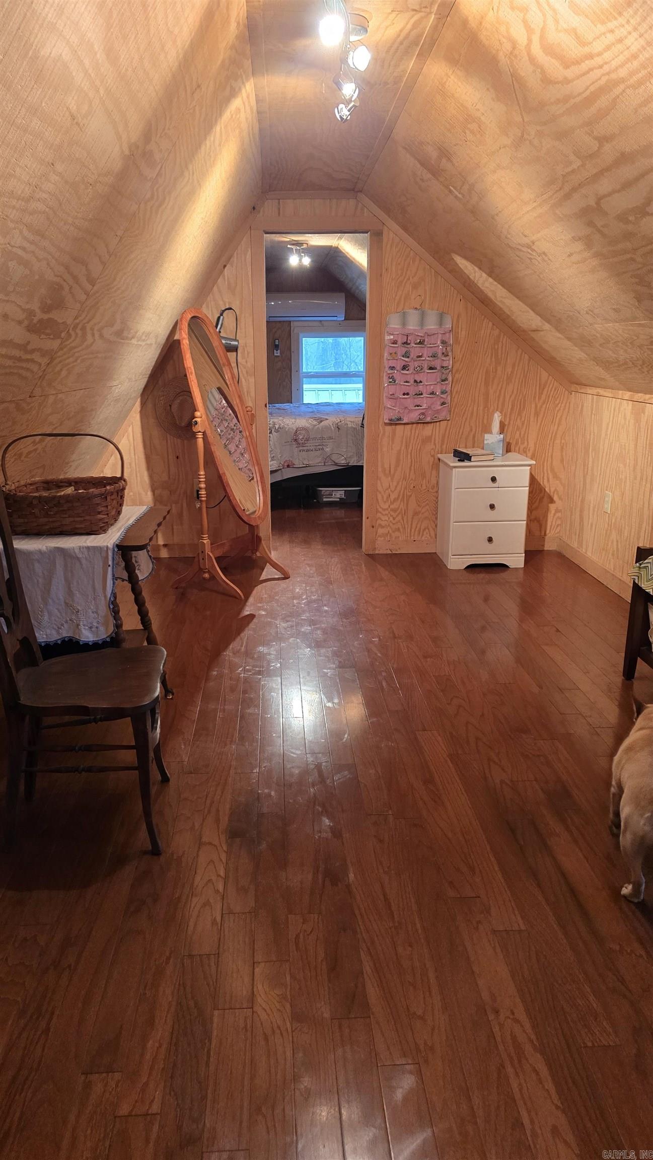 1745  Sandiff  Shirley, AR