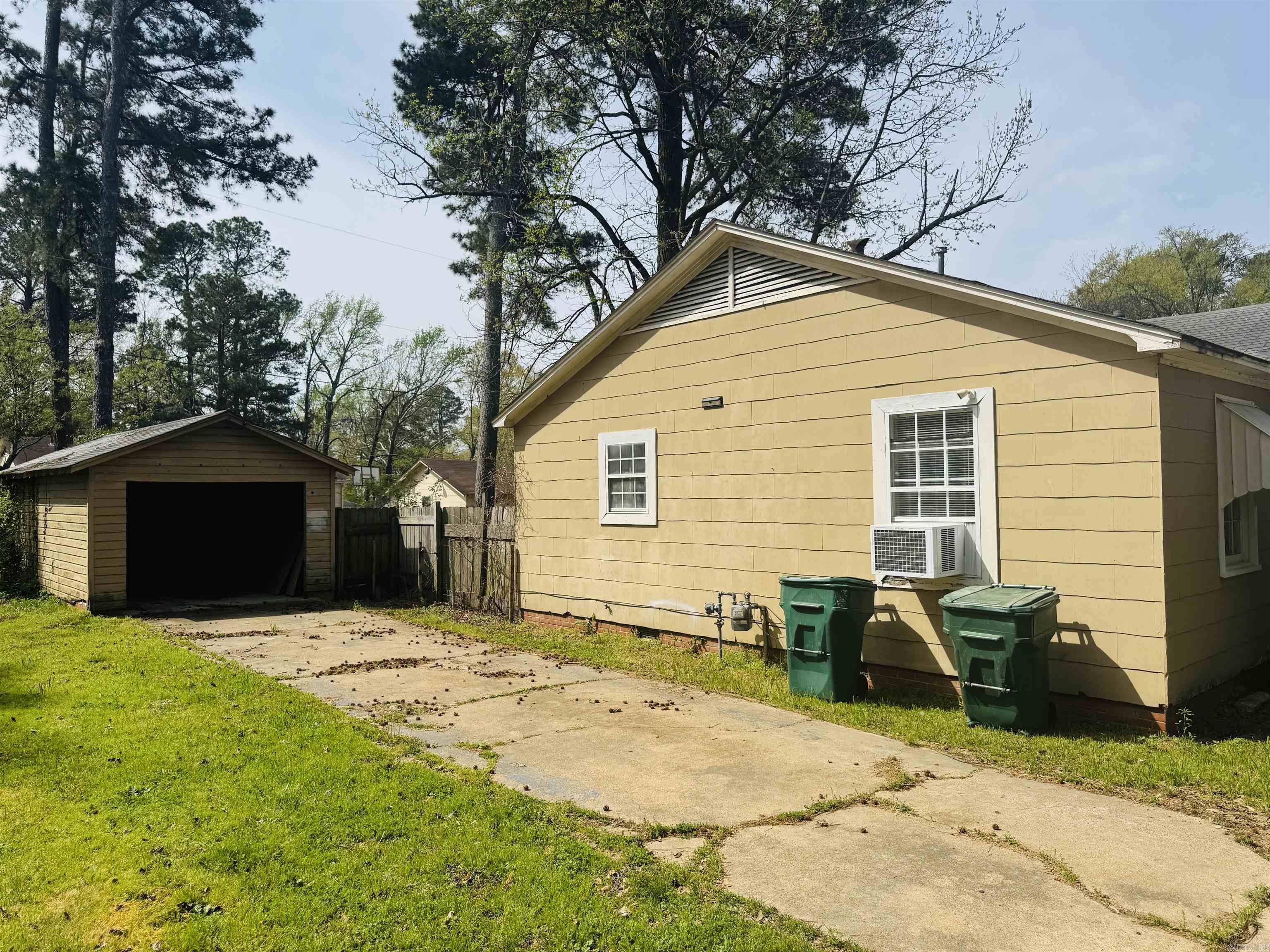 731  Lucy  Magnolia, AR