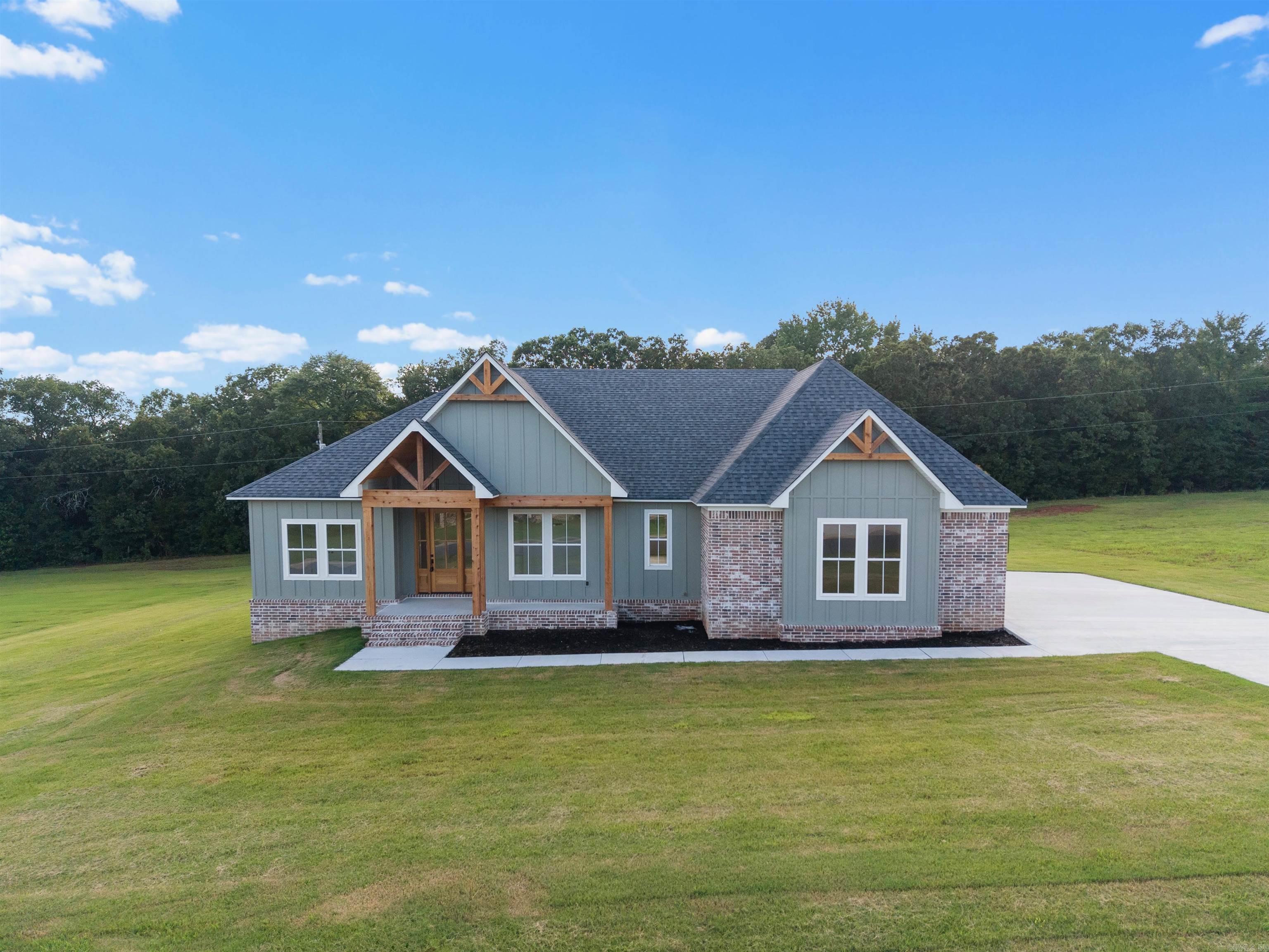 7 Avrey Lane  Greenbrier, AR
