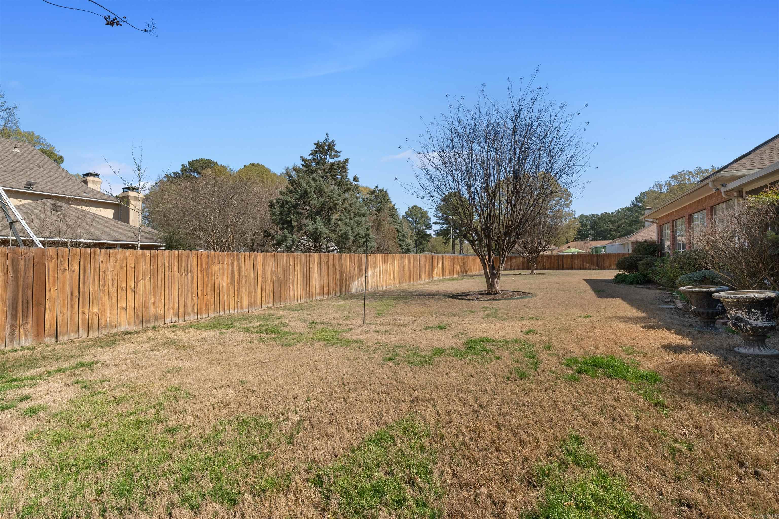 10  Woodland Dr  Jacksonville, AR