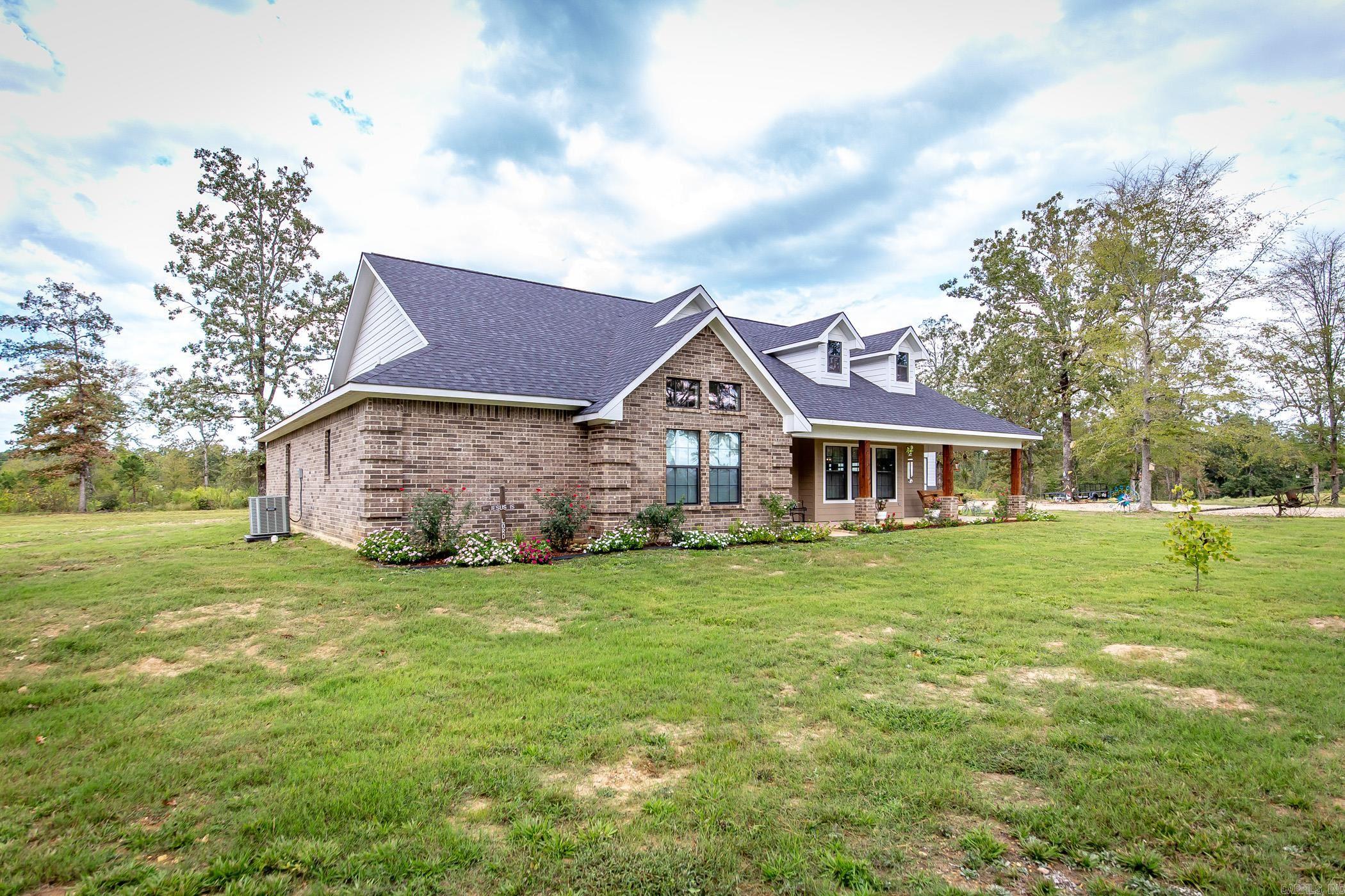 2142  MC17  Fouke, AR