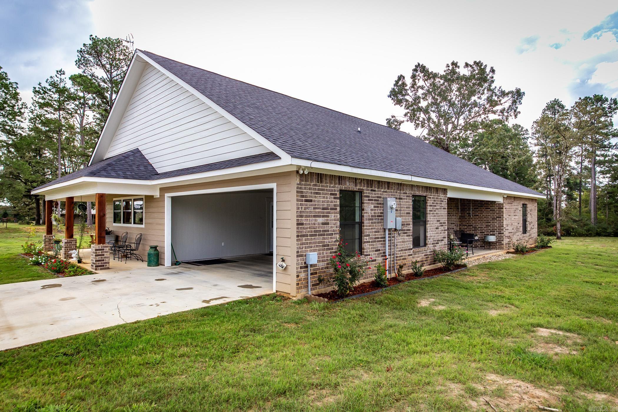 2142  MC17  Fouke, AR