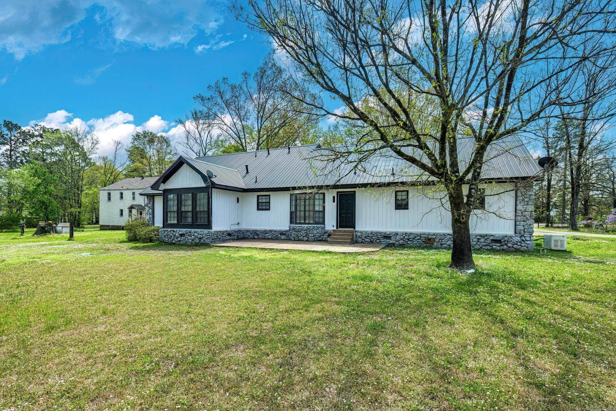 248  Curtis  Gurdon, AR