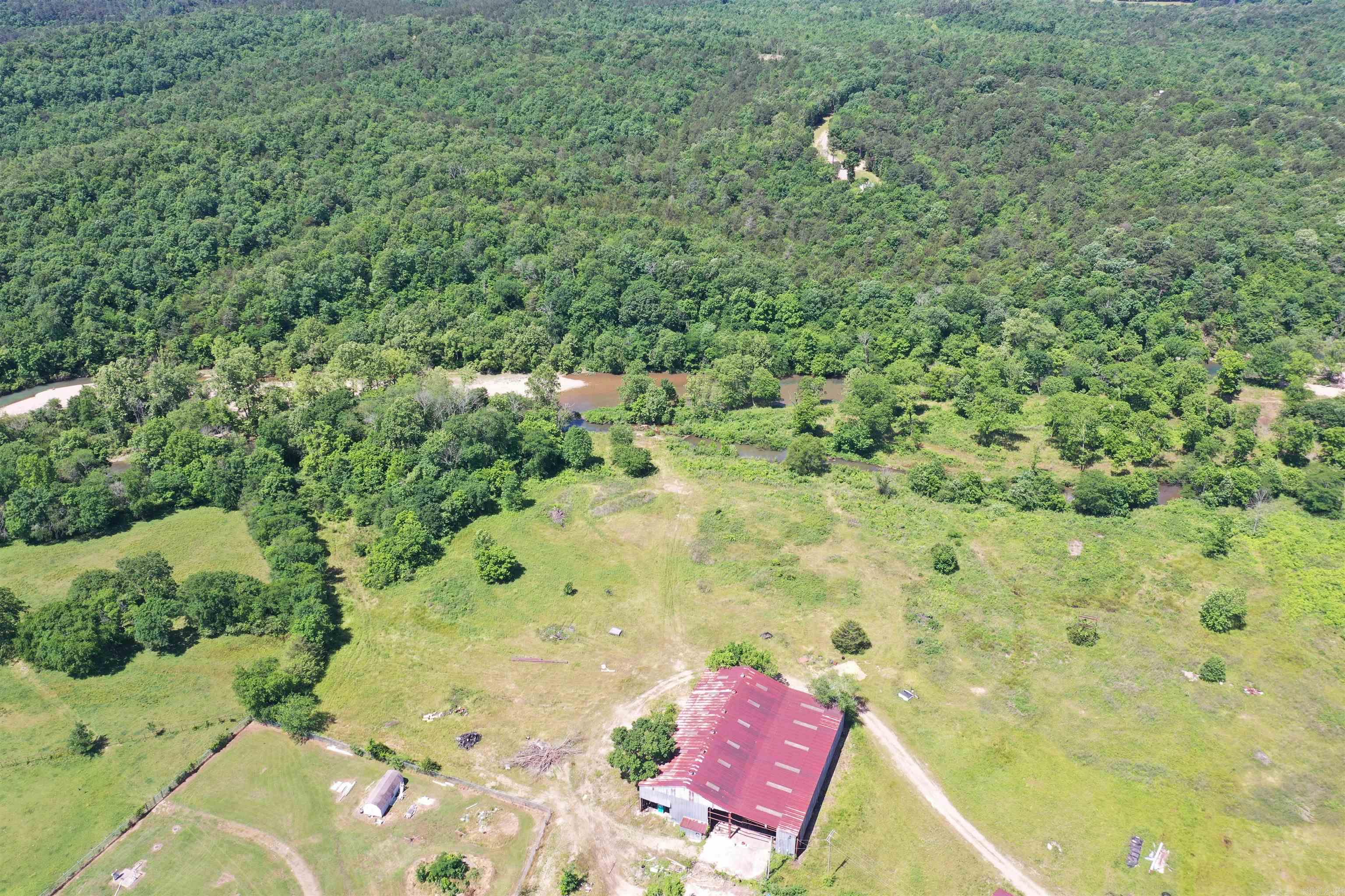 423  Village  Norman, AR