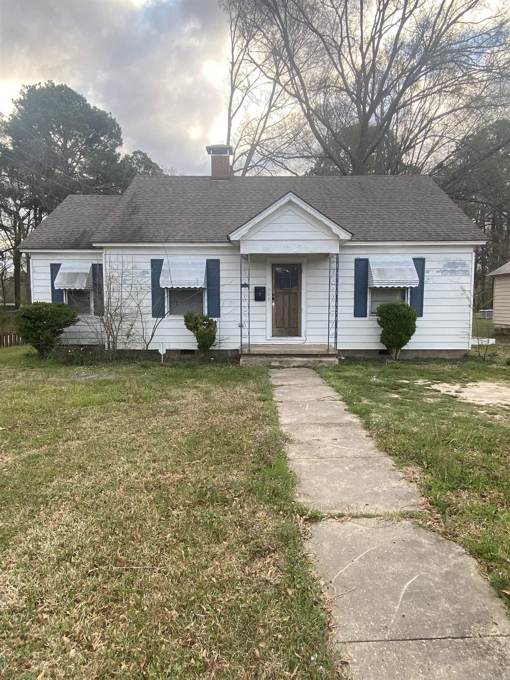 303 S Gabbert St.  Monticello, AR