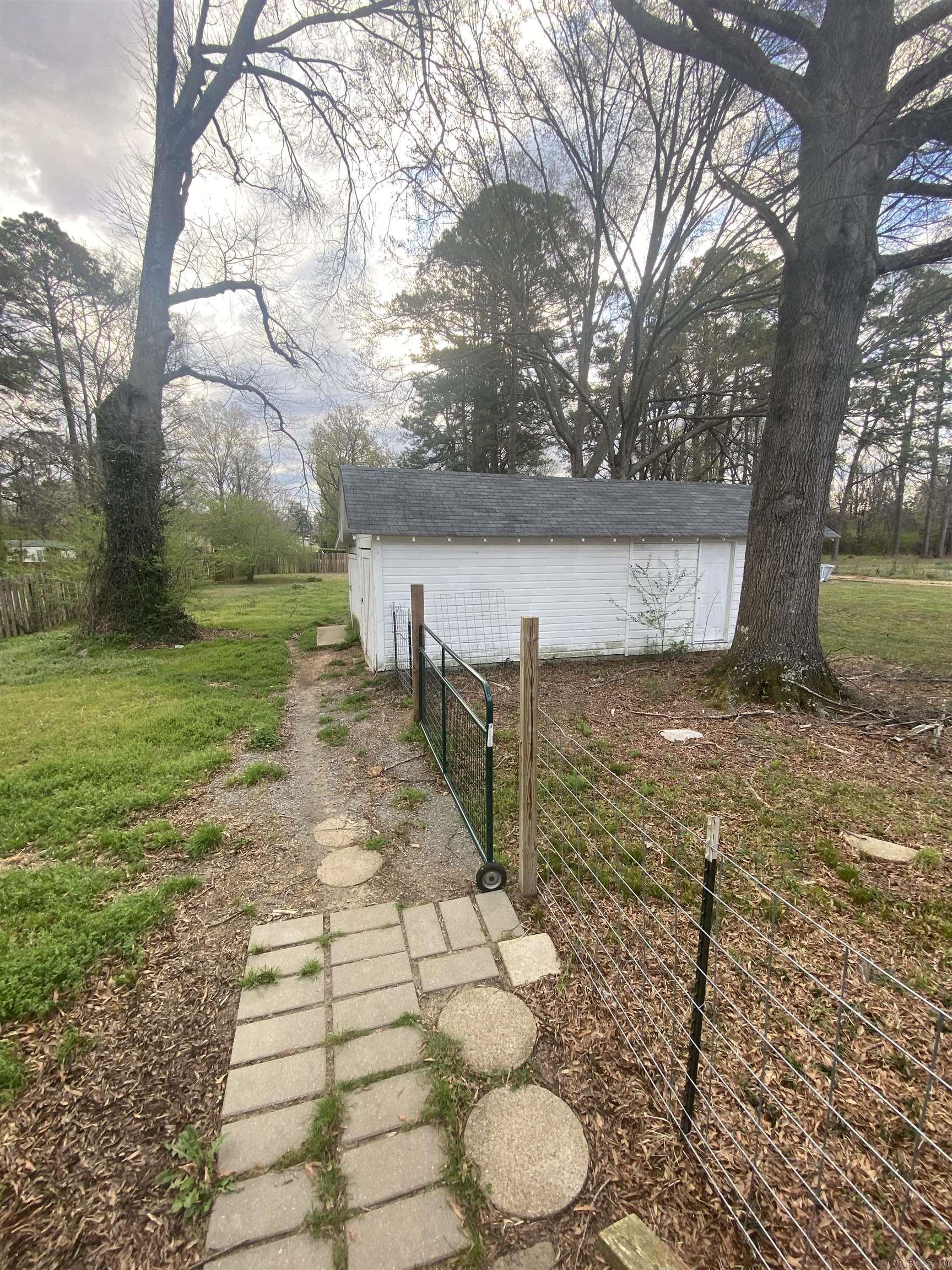 303 S Gabbert St.  Monticello, AR