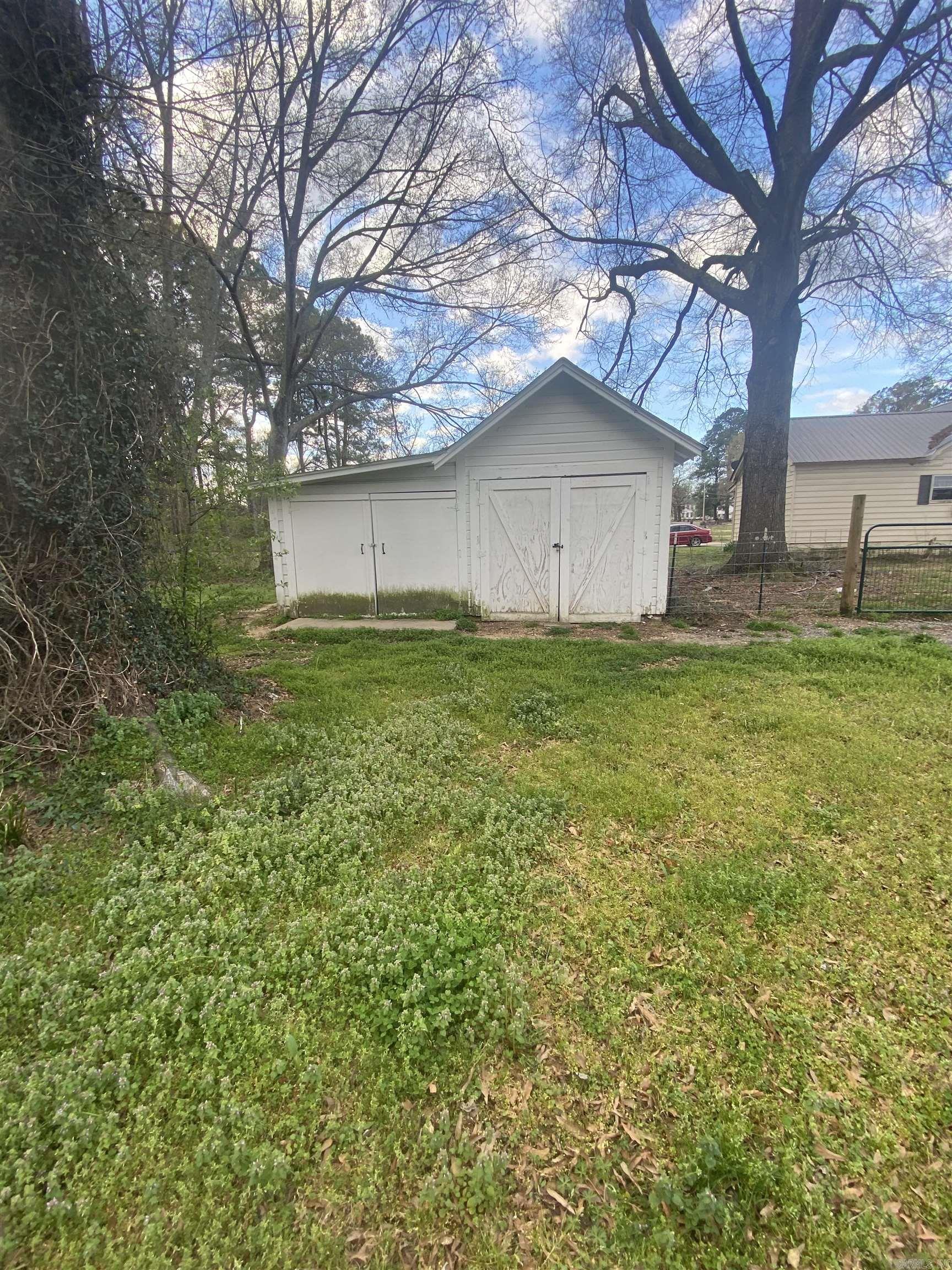 303 S Gabbert St.  Monticello, AR