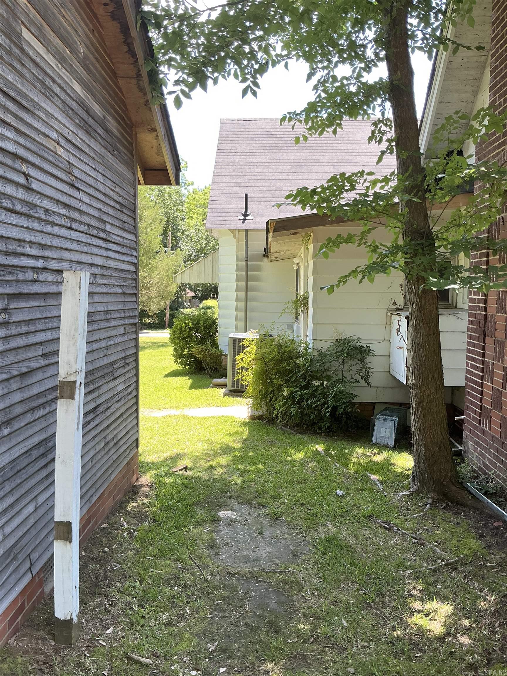 206 W High  Sheridan, AR