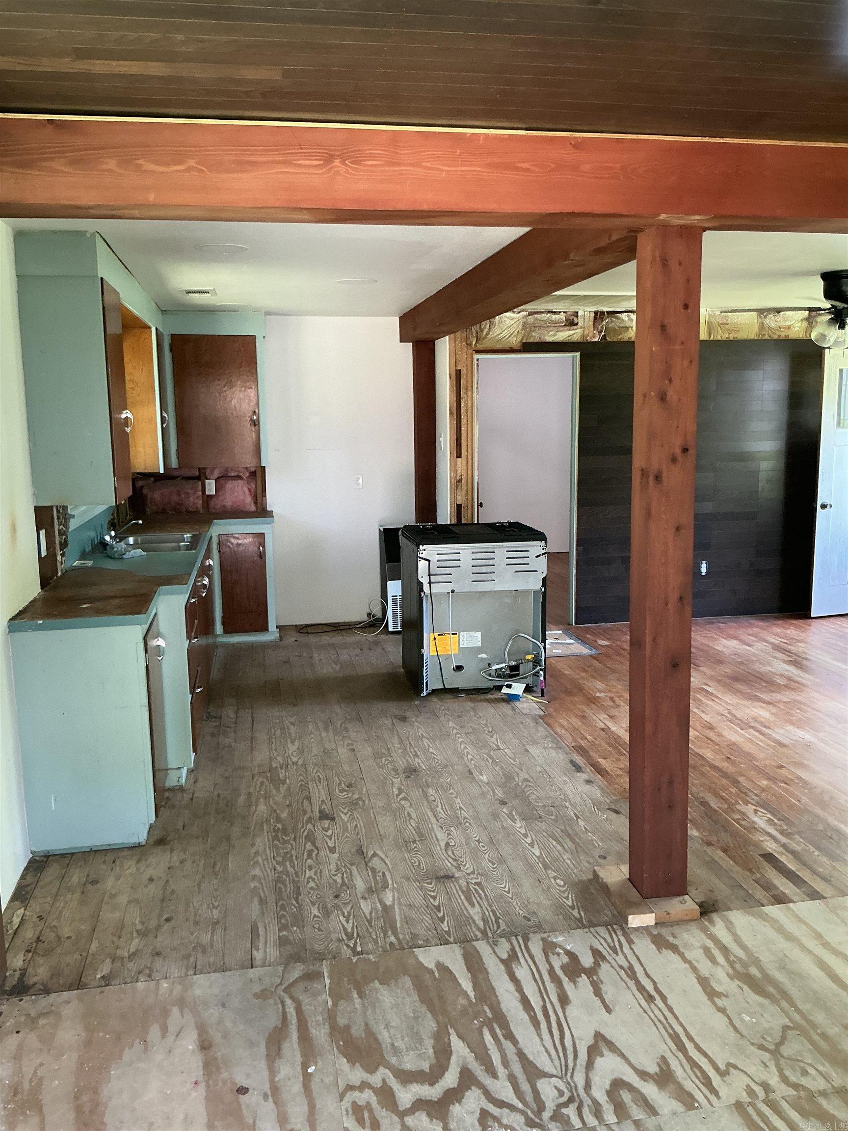 206 W High  Sheridan, AR