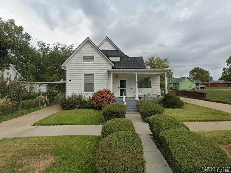 1212 W 11 Street