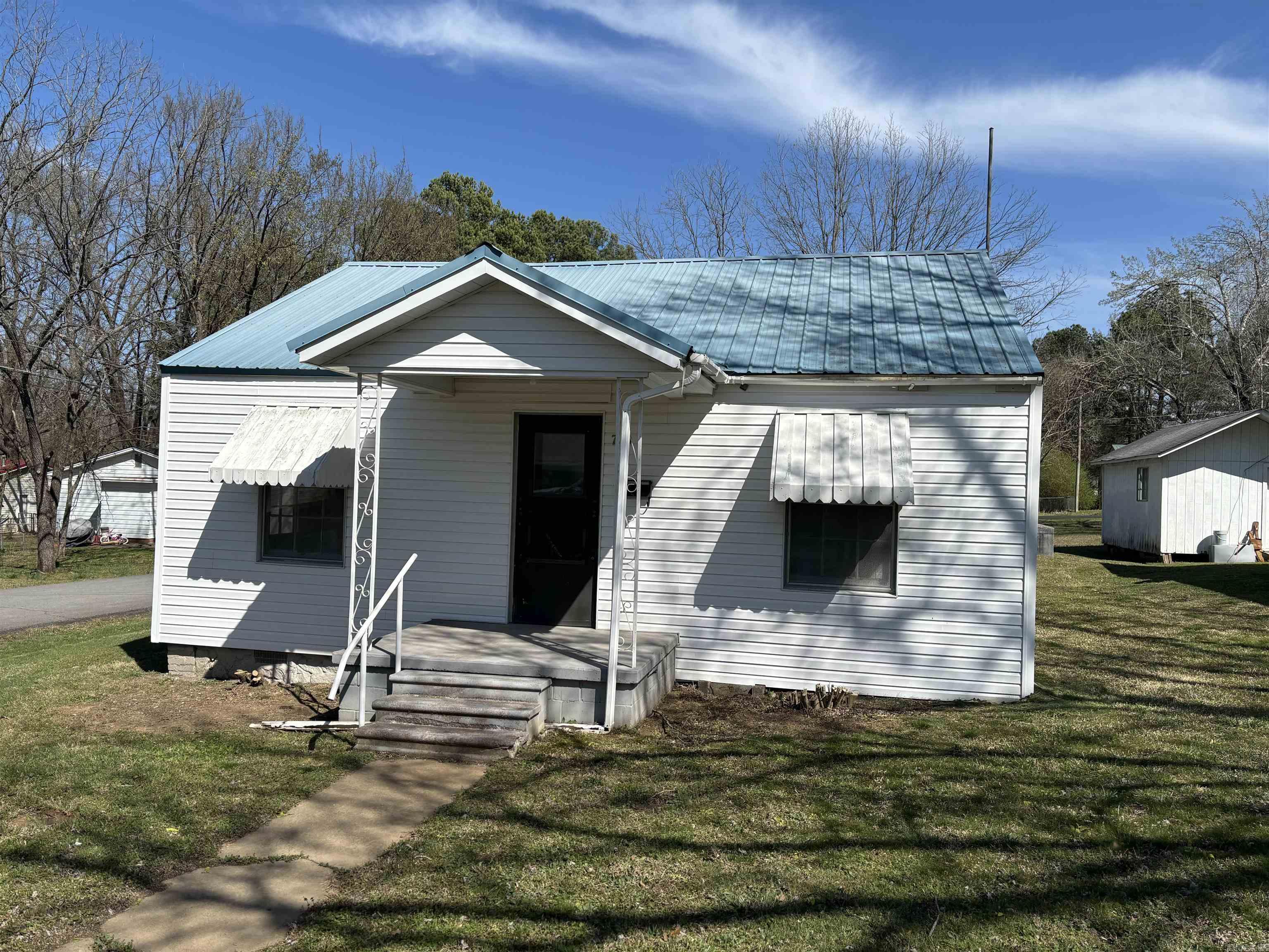 710 N Sowell  Searcy, AR