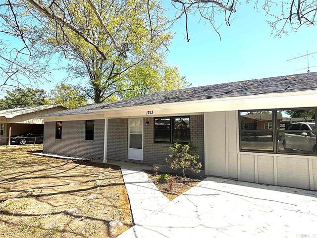 1213  Fairview St.  Lonoke, AR