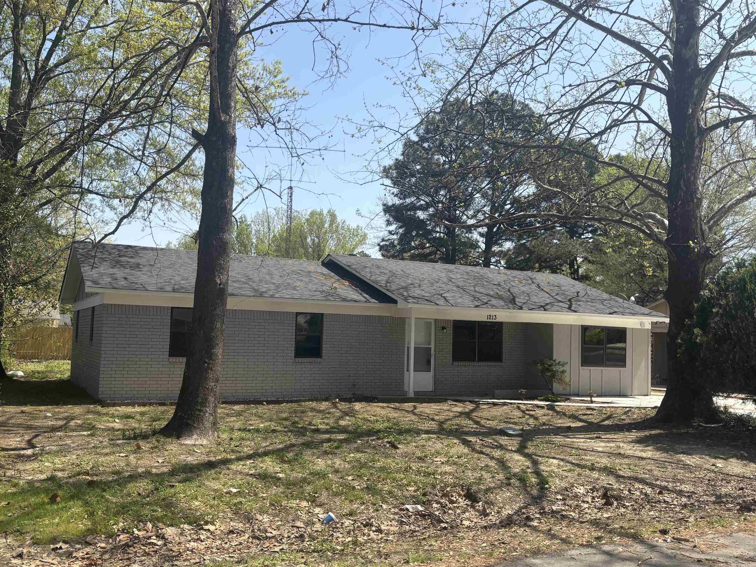1213  Fairview St.  Lonoke, AR