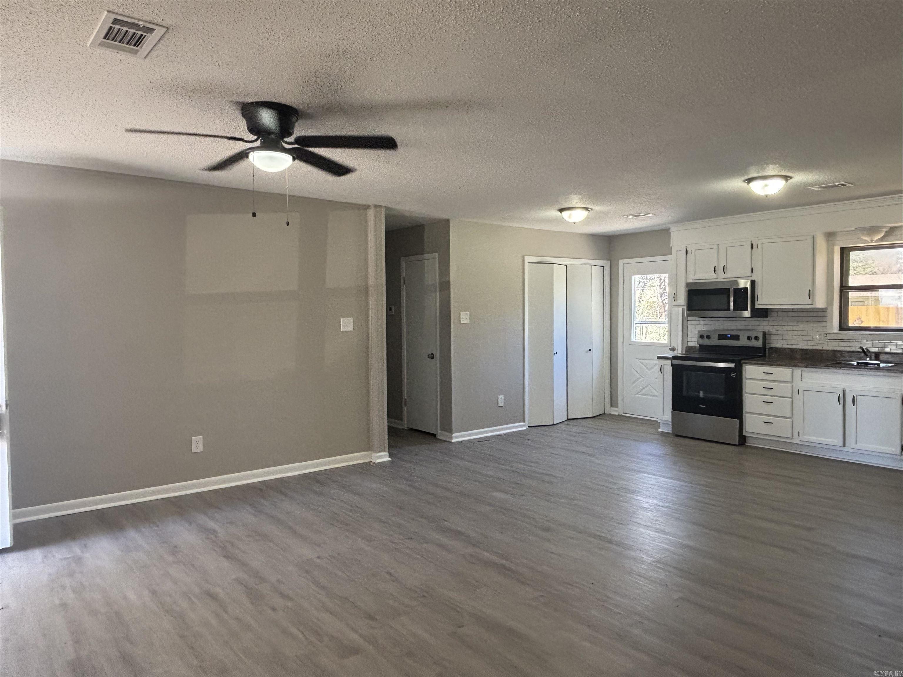 1213  Fairview St.  Lonoke, AR