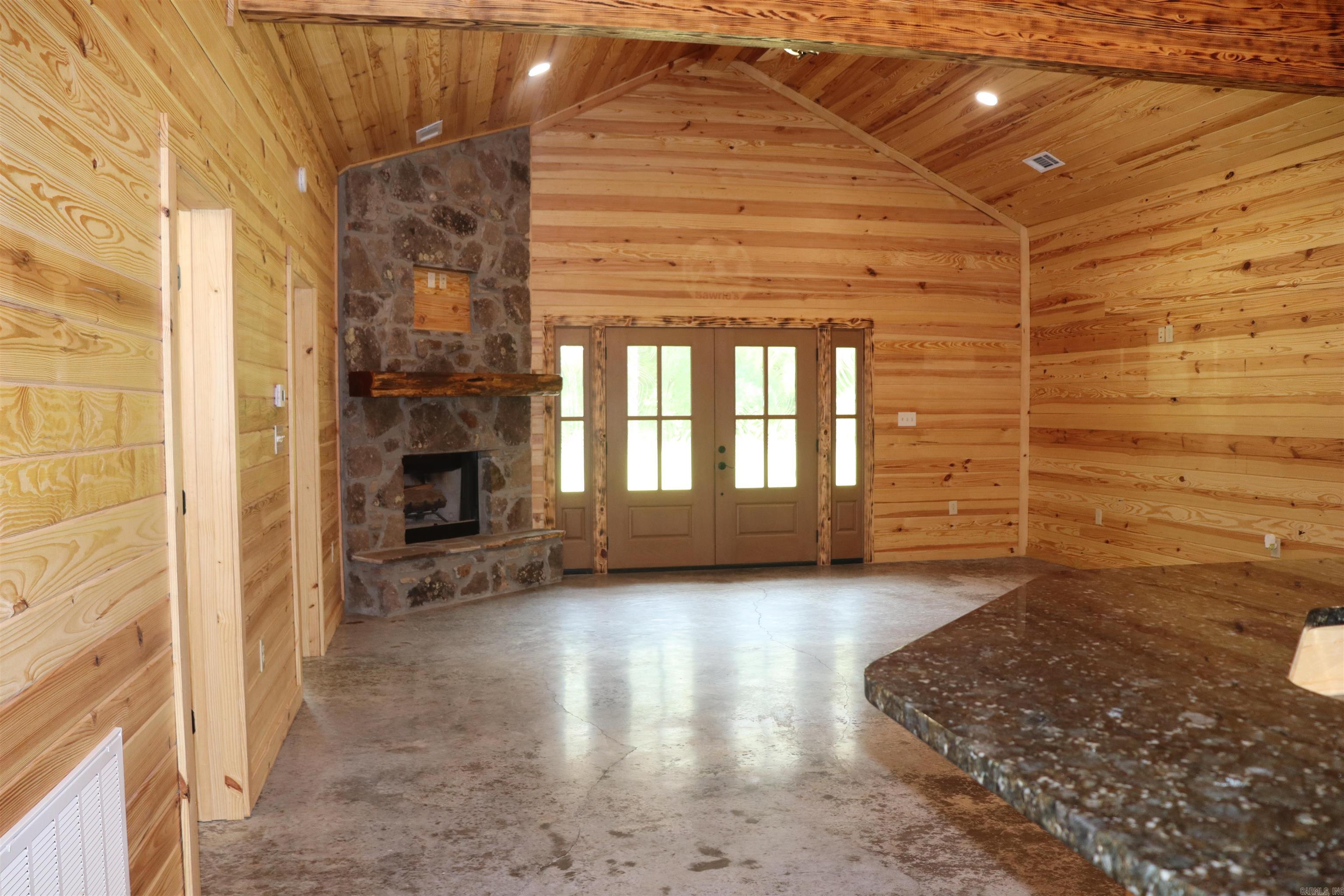 426 Bondair Road  Greers Ferry, AR