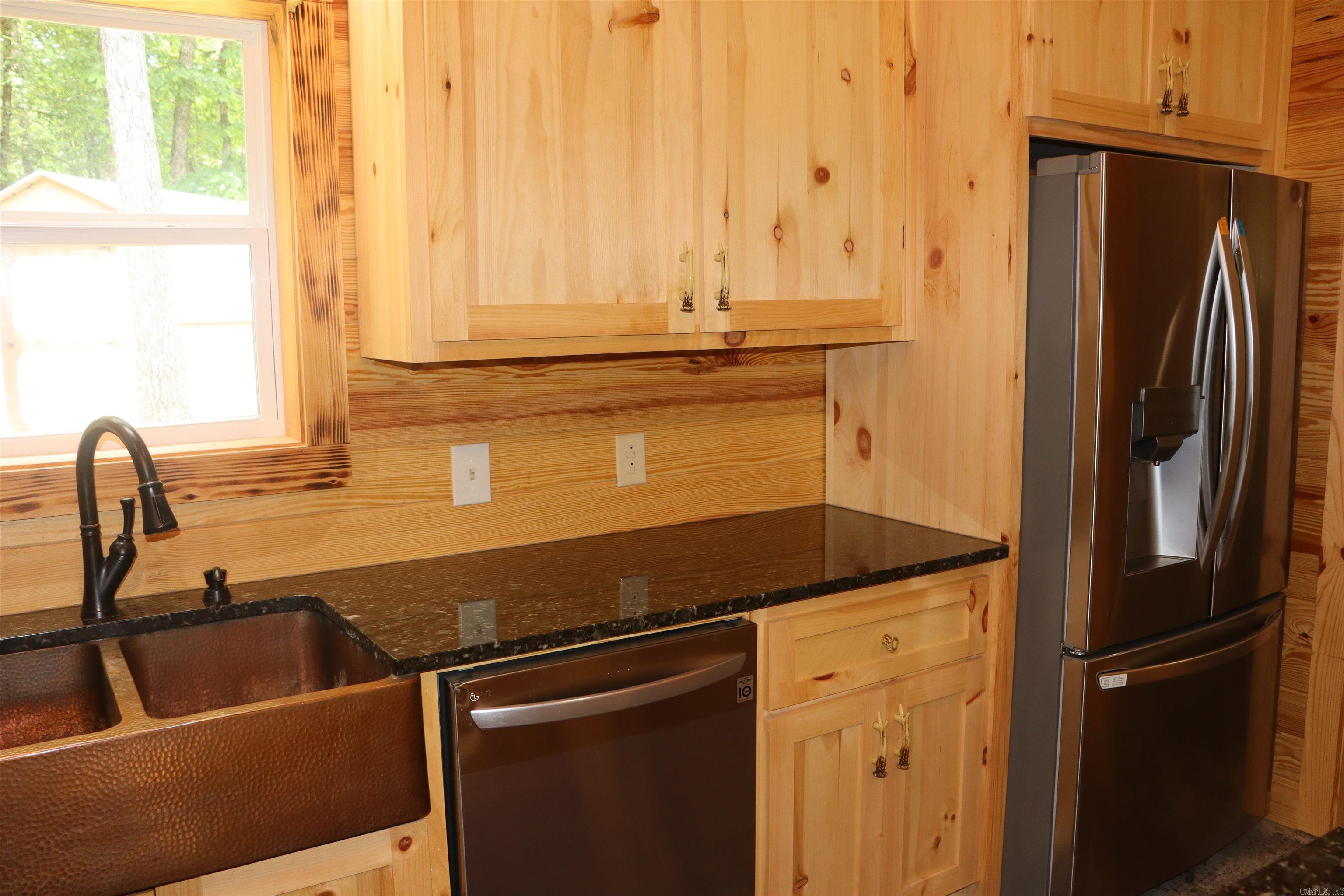 426 Bondair Road  Greers Ferry, AR