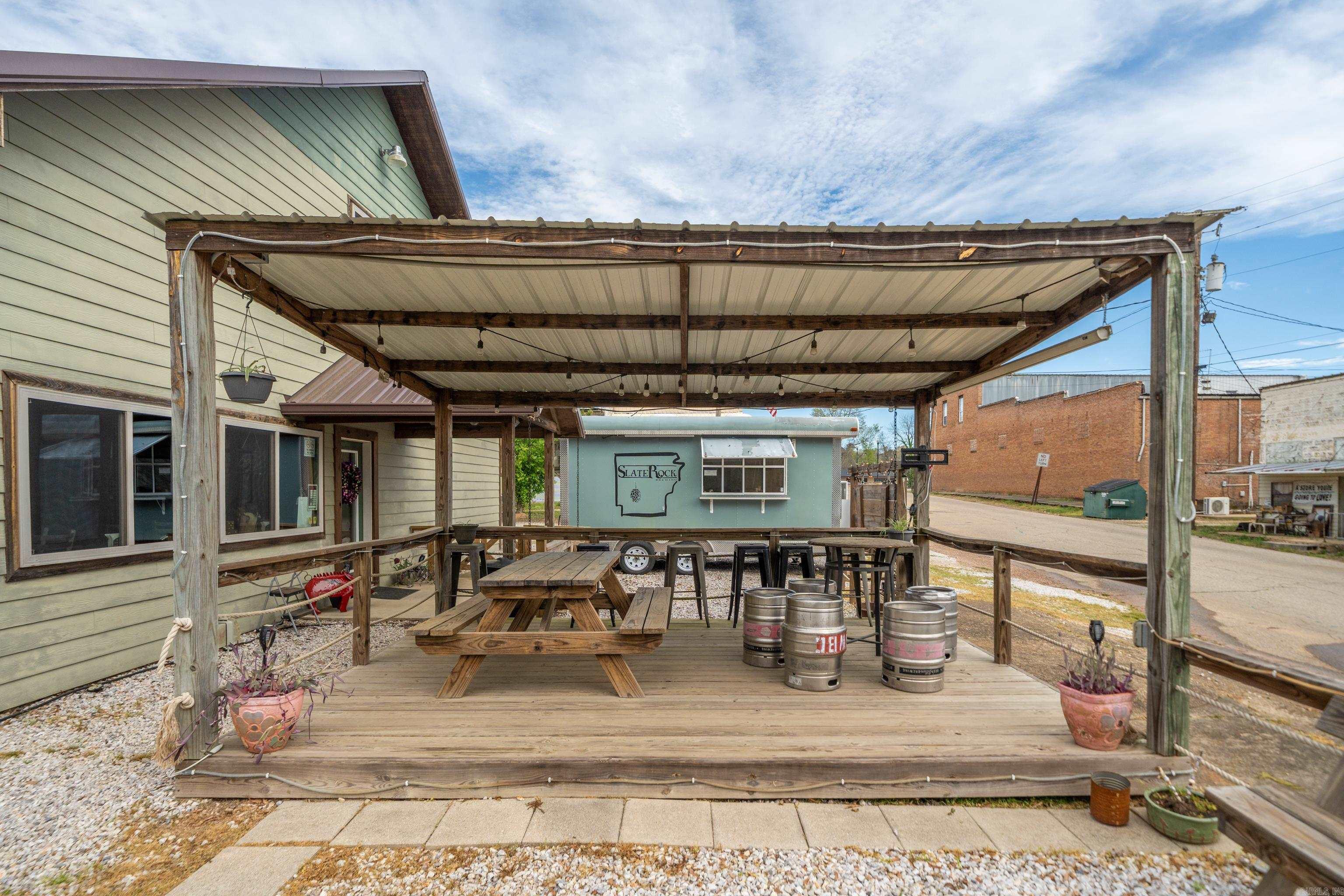 113 S Main  Amity, AR