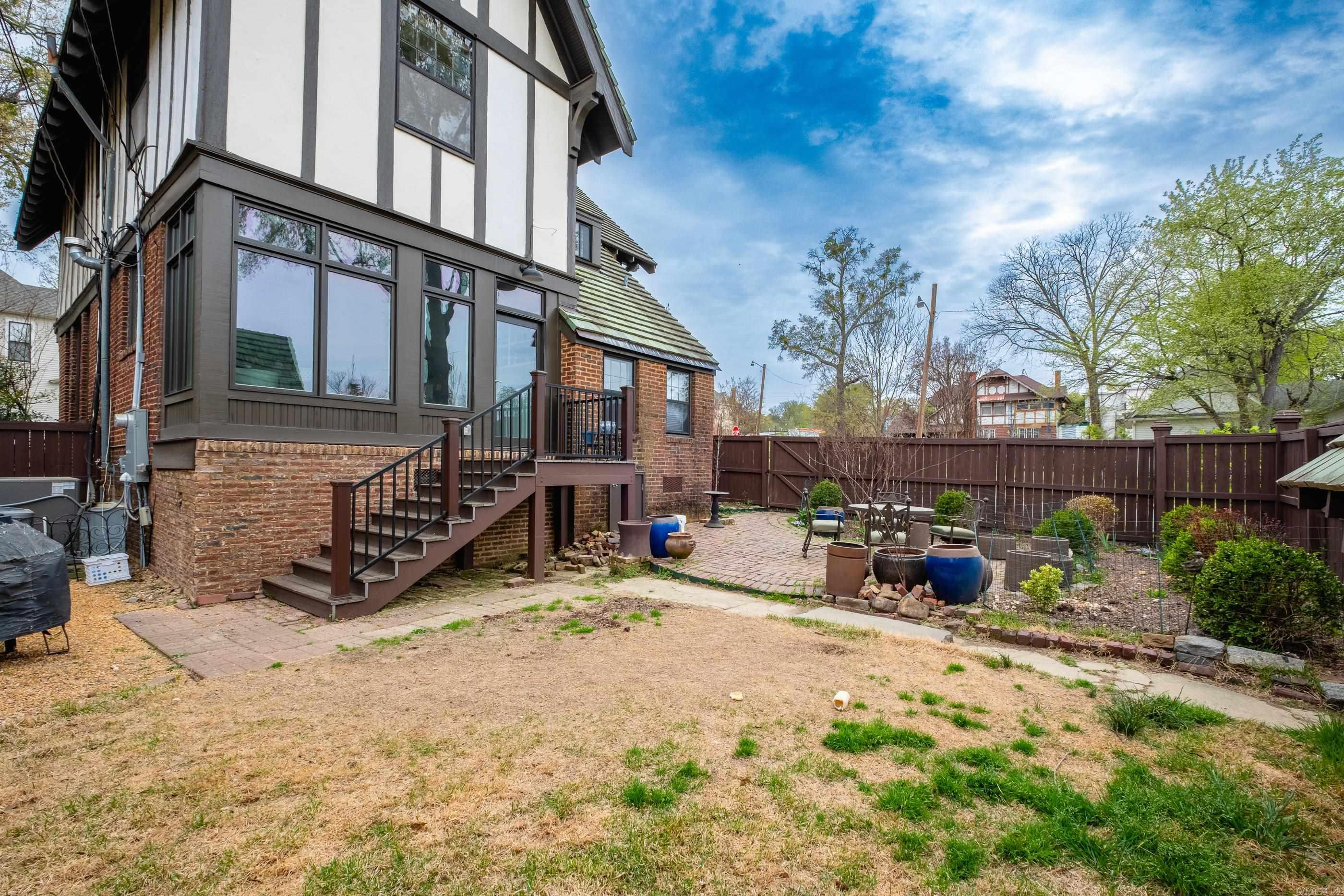 324 W DAISY L GATSON BATES  Little Rock, AR