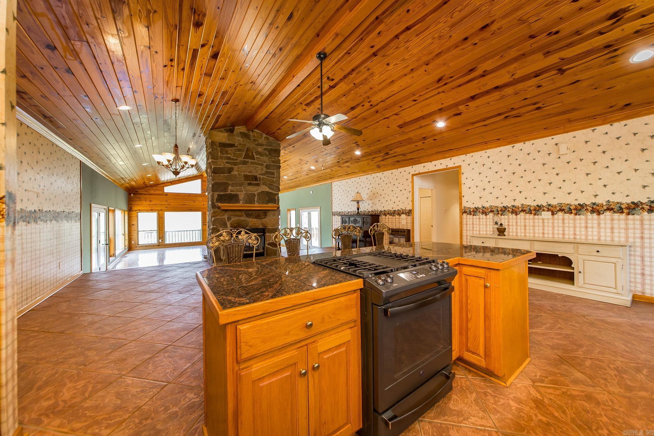 249 Roxie Lane Greers Ferry, AR 72067