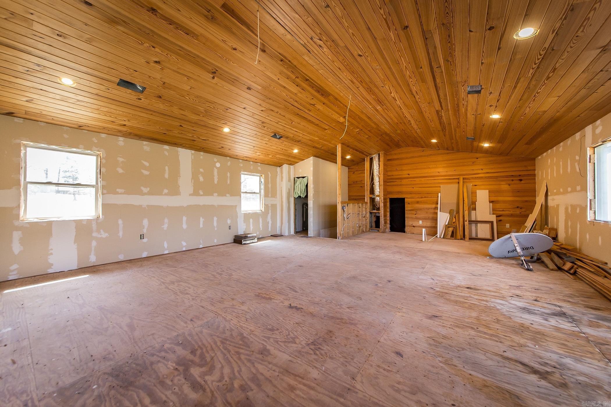 249 Roxie Lane Greers Ferry, AR 72067