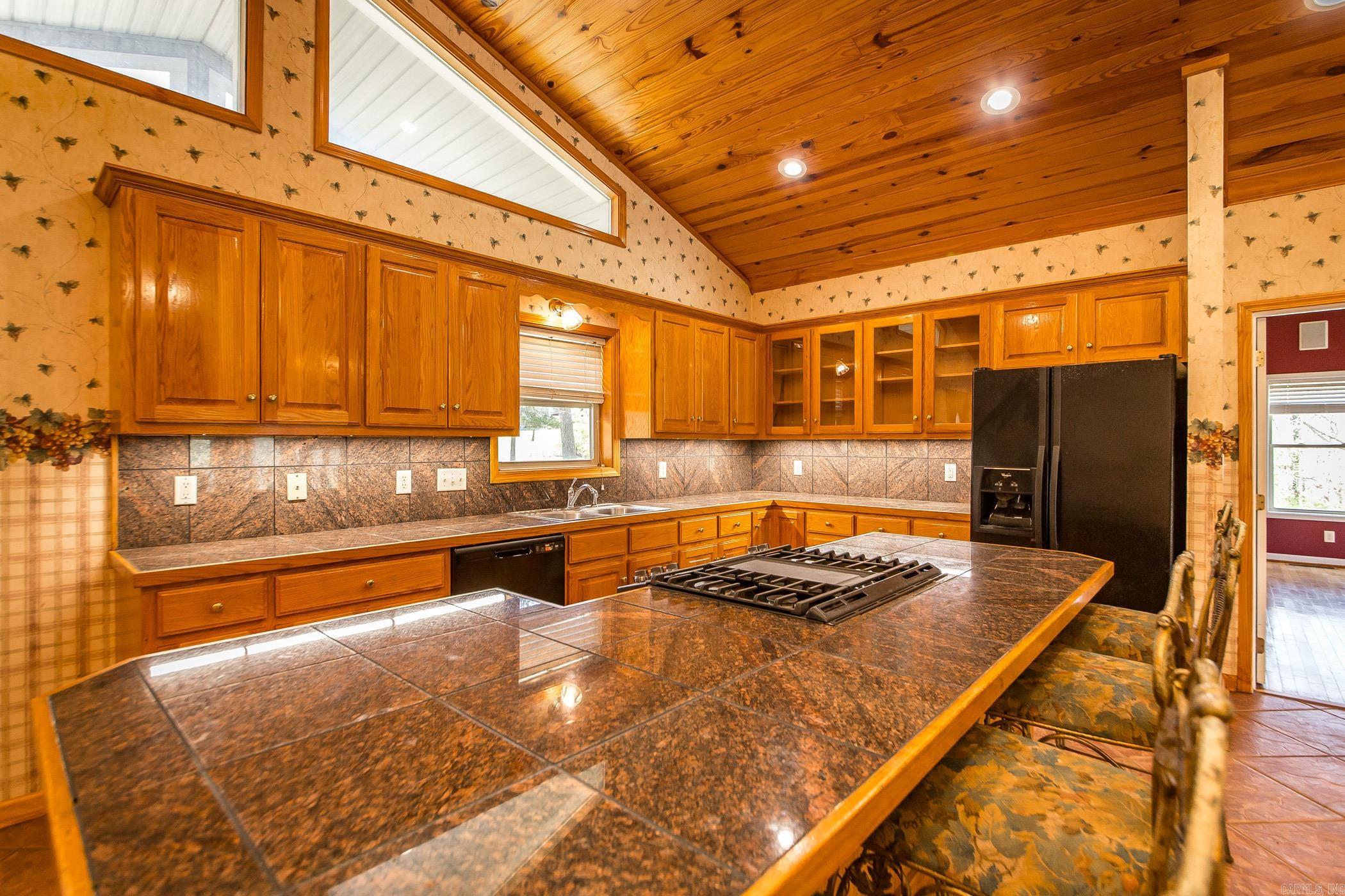 249 Roxie Lane Greers Ferry, AR 72067