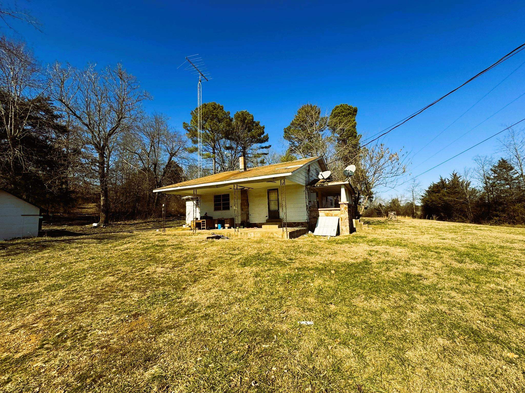 858 N Camp Creek  Camp, AR