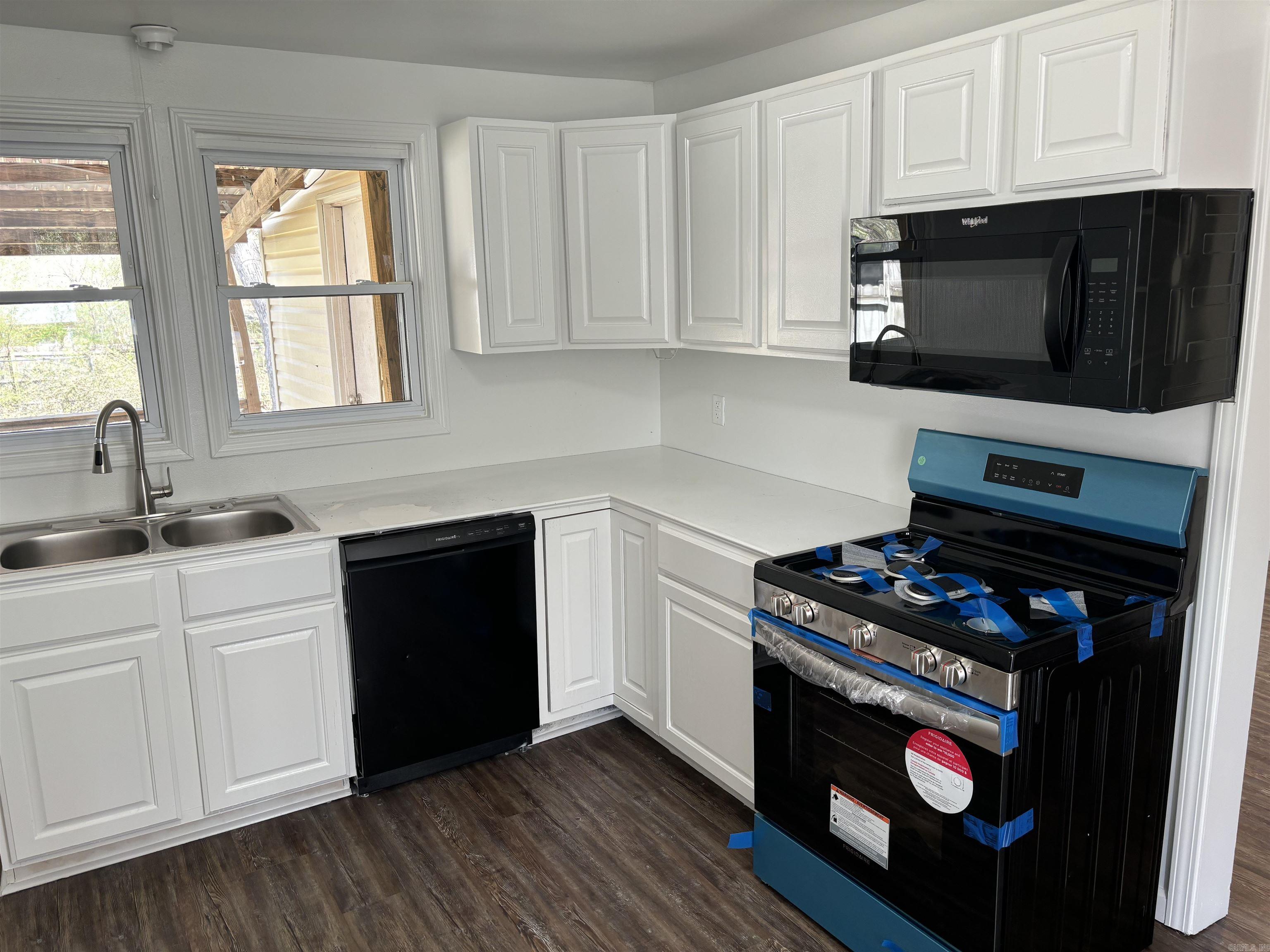 1206 W Race  Searcy, AR