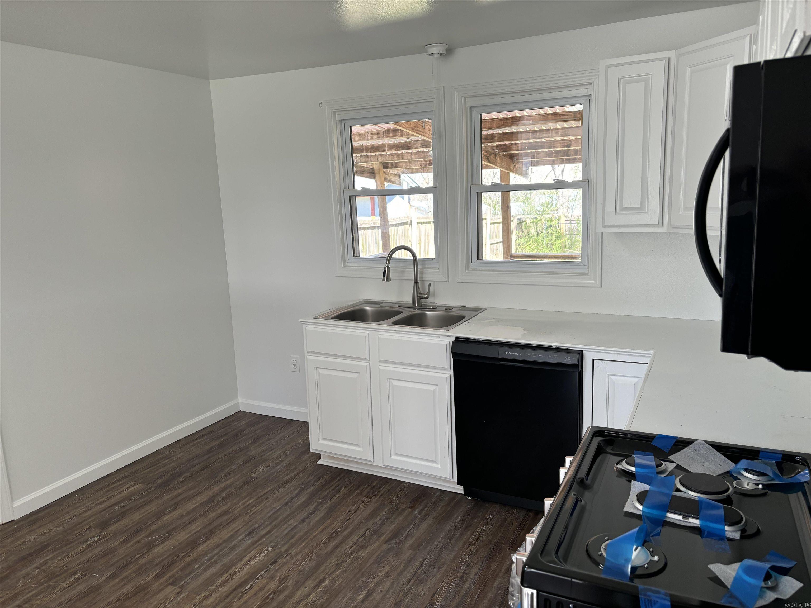 1206 W Race  Searcy, AR