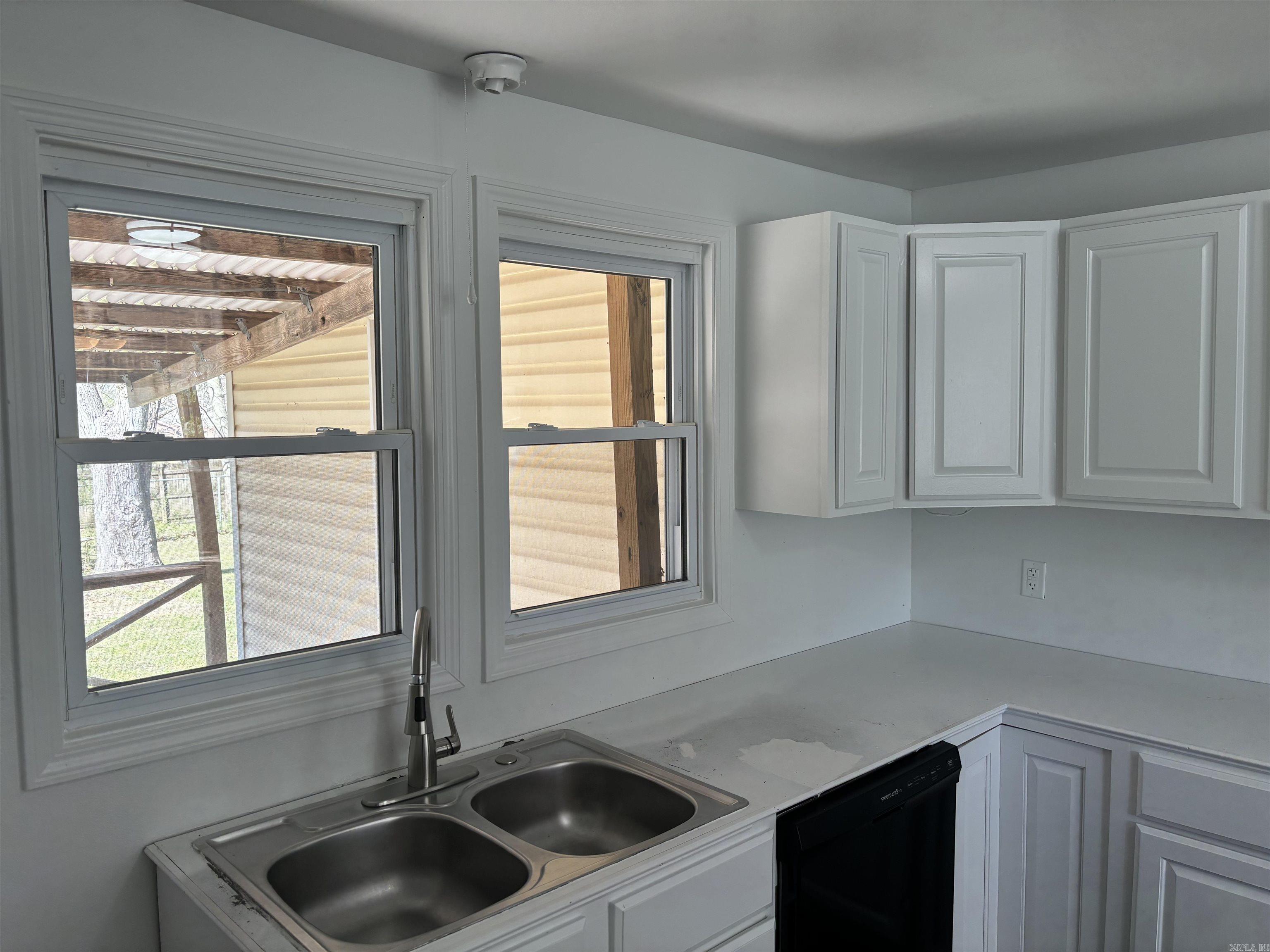 1206 W Race  Searcy, AR