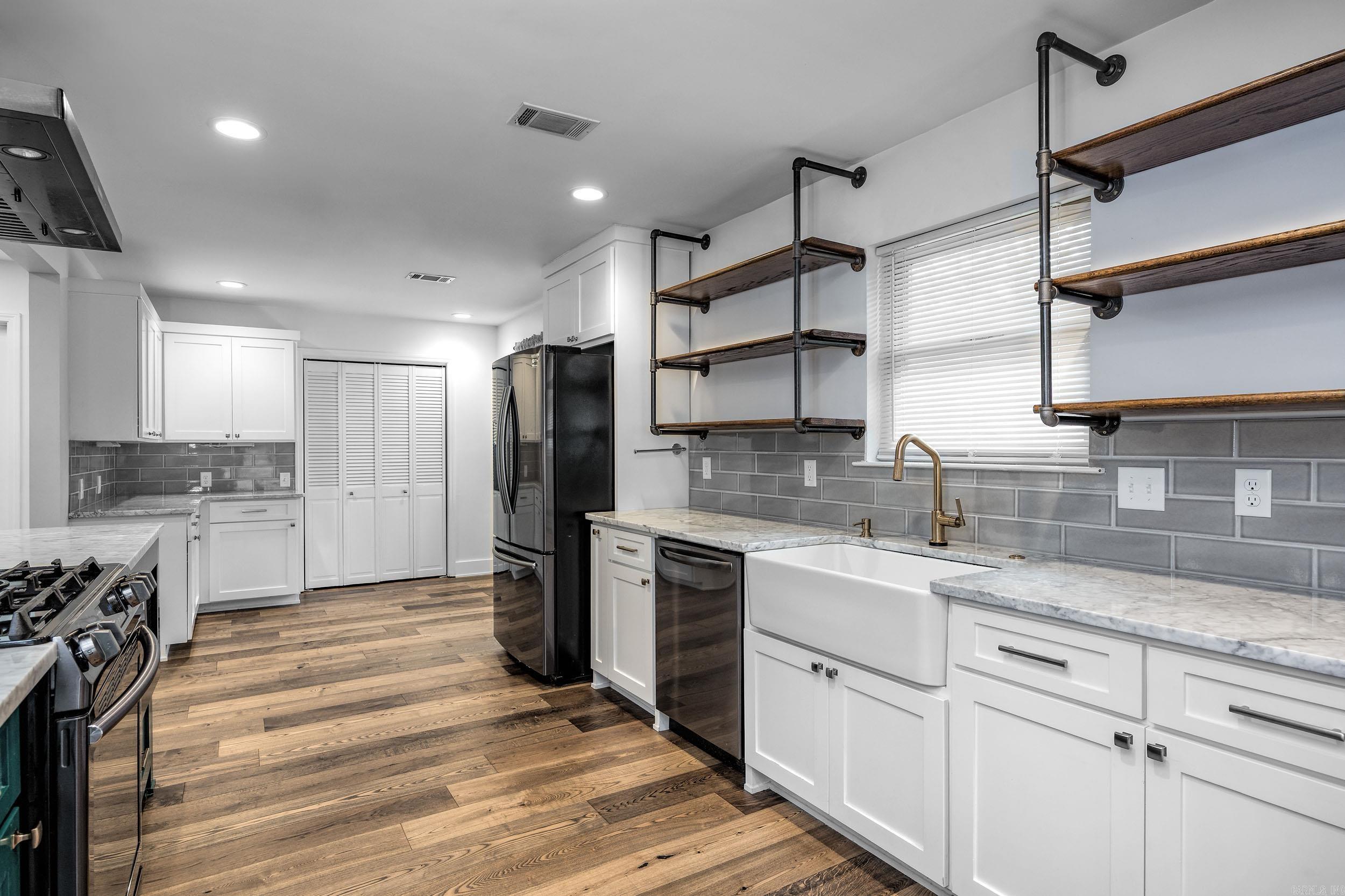 8224  Alvin  Little Rock, AR