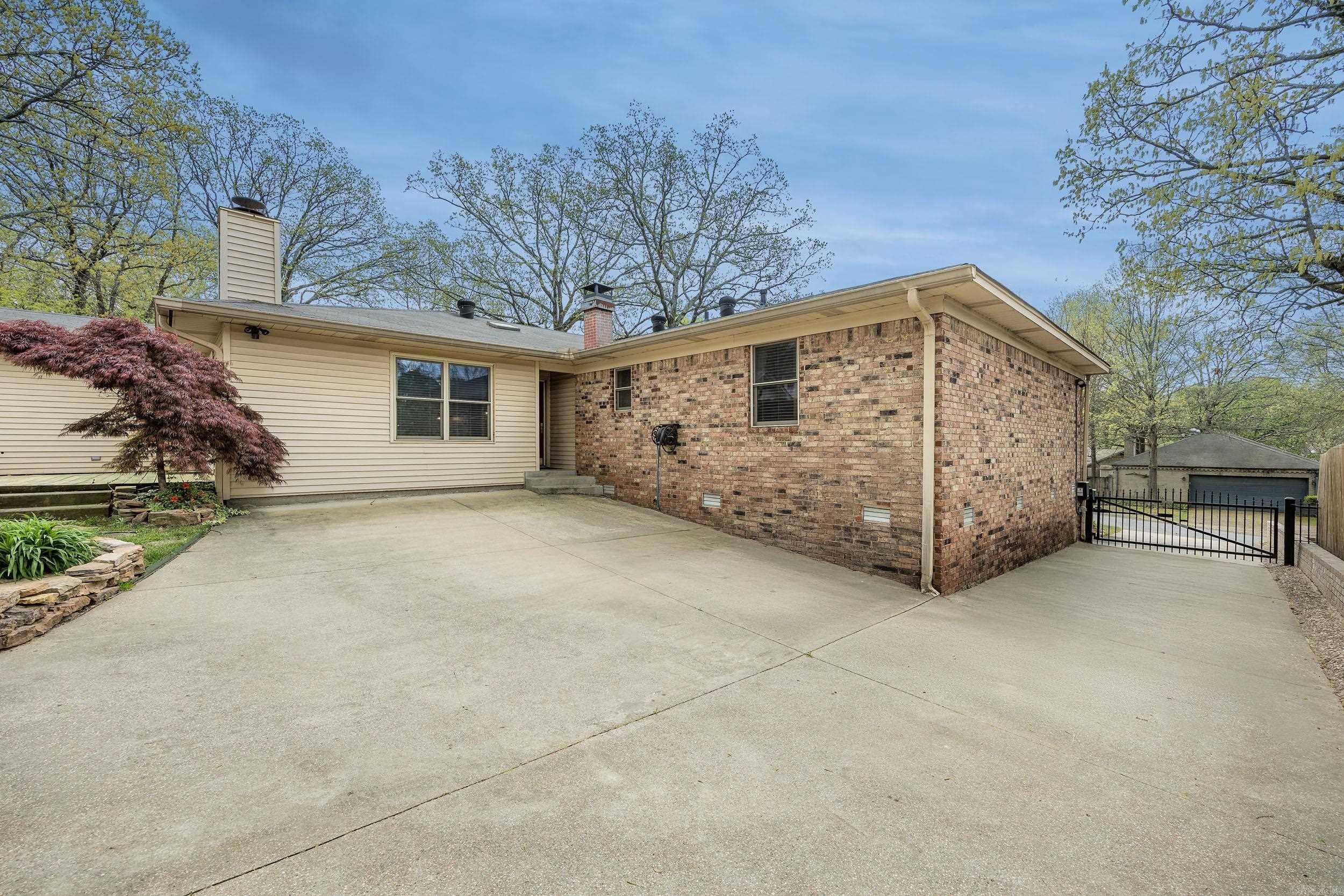 8224  Alvin  Little Rock, AR
