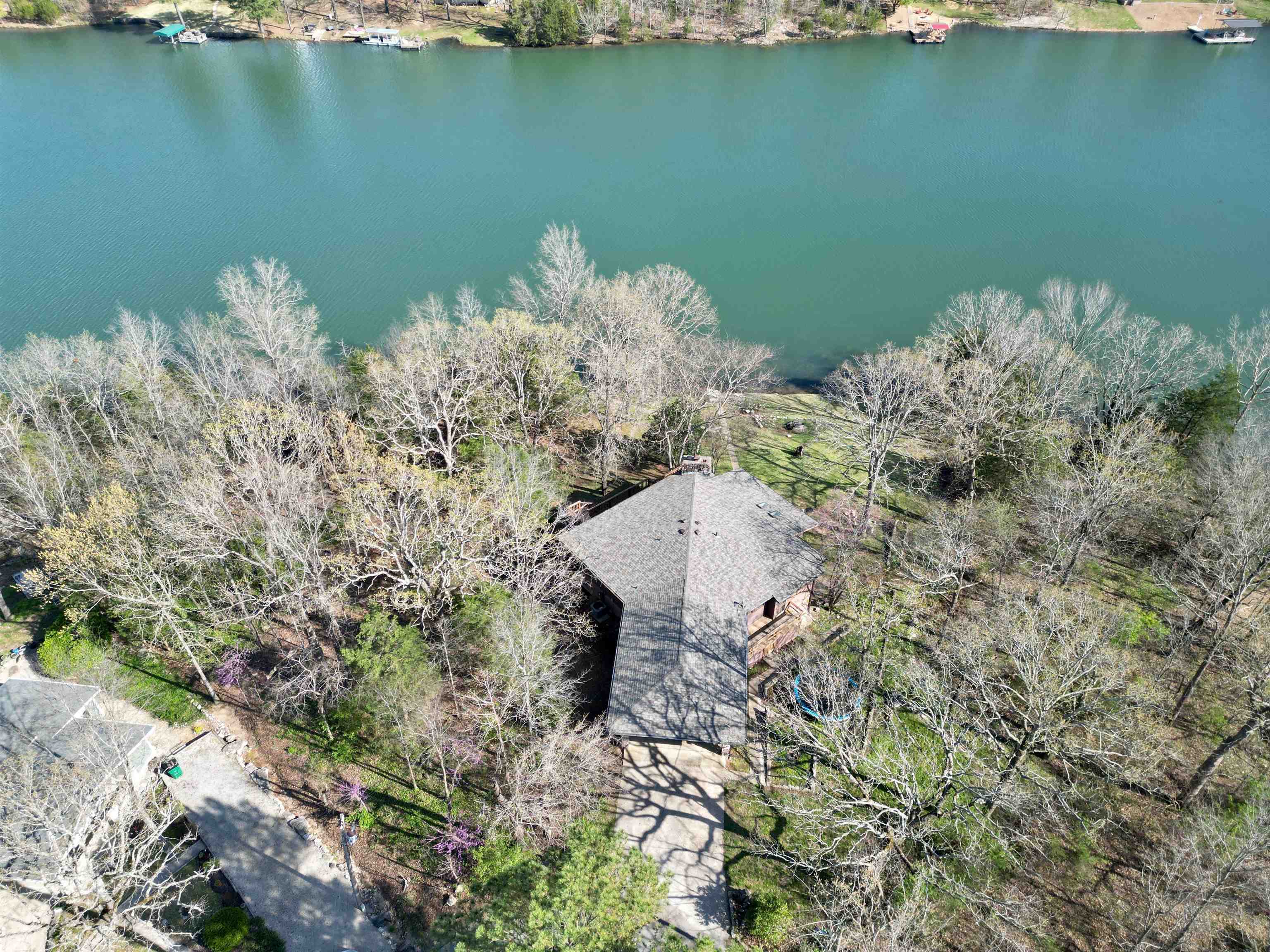 4  Amohi  Cherokee Village, AR