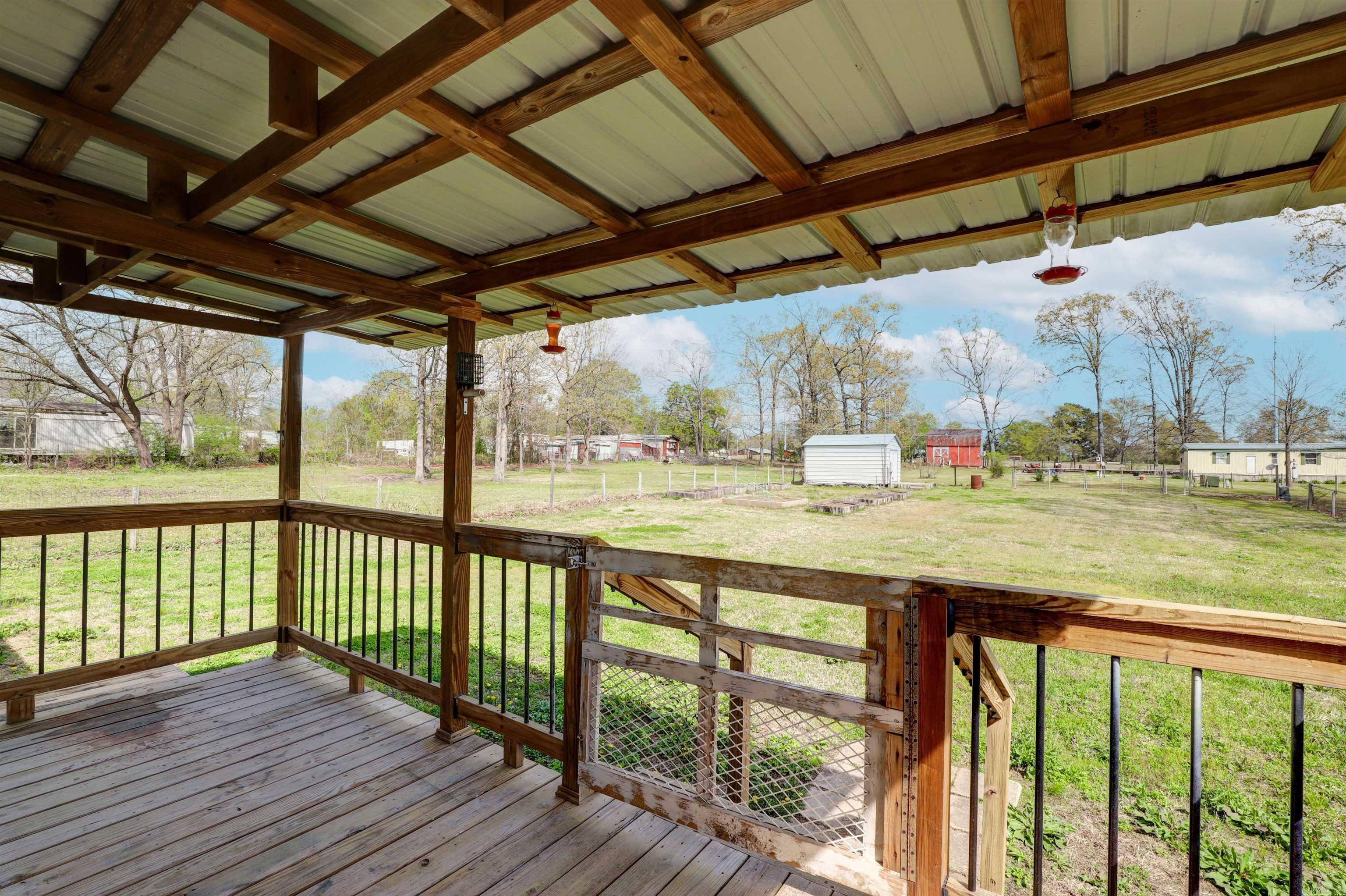 9960 W New Boston Rd.  Hooks, TX